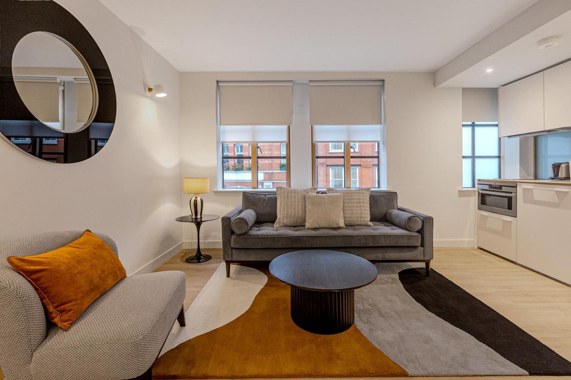 Servised On Artillery Lane 4* Londen