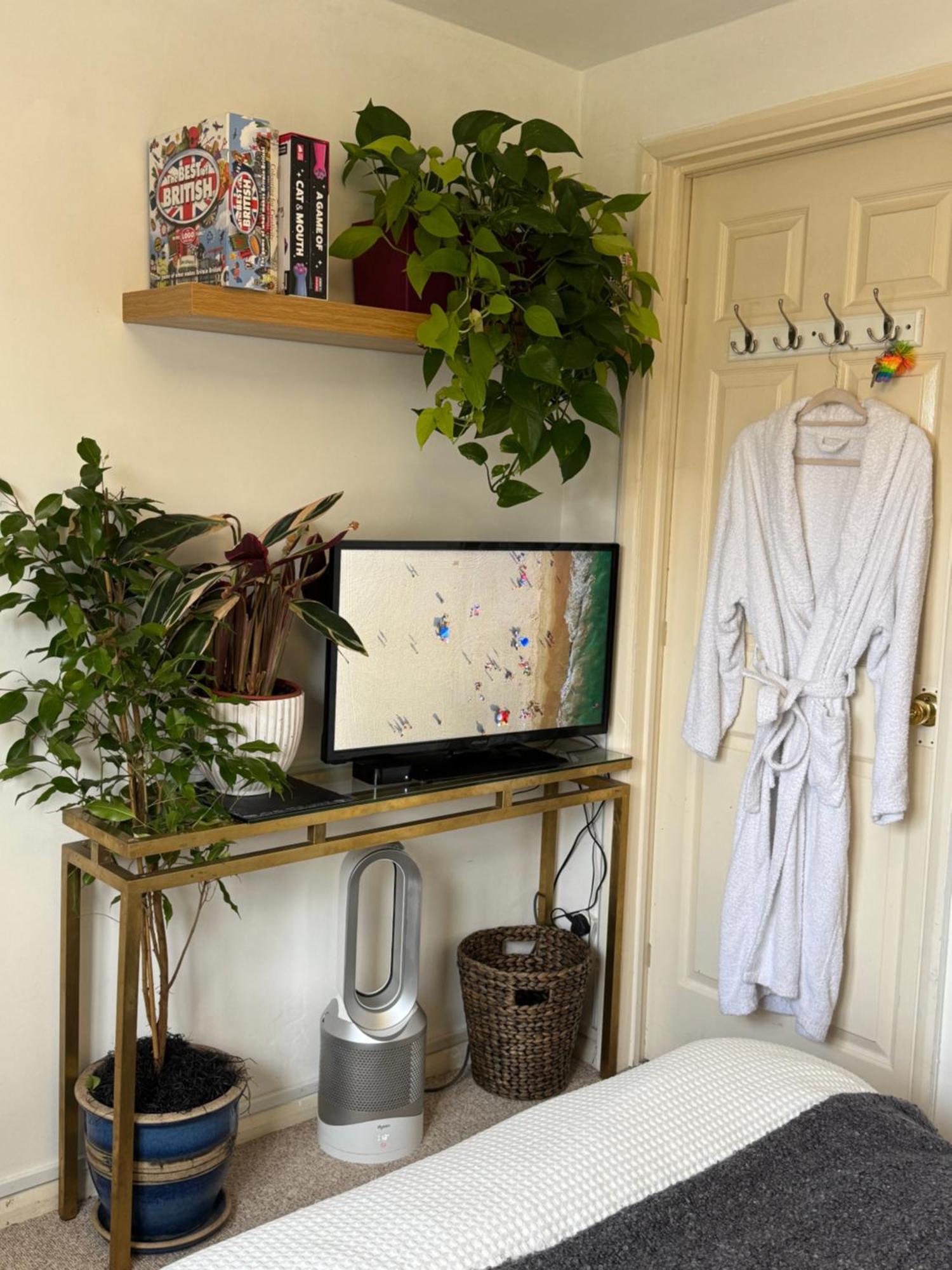 Private In A Stylish Flat London