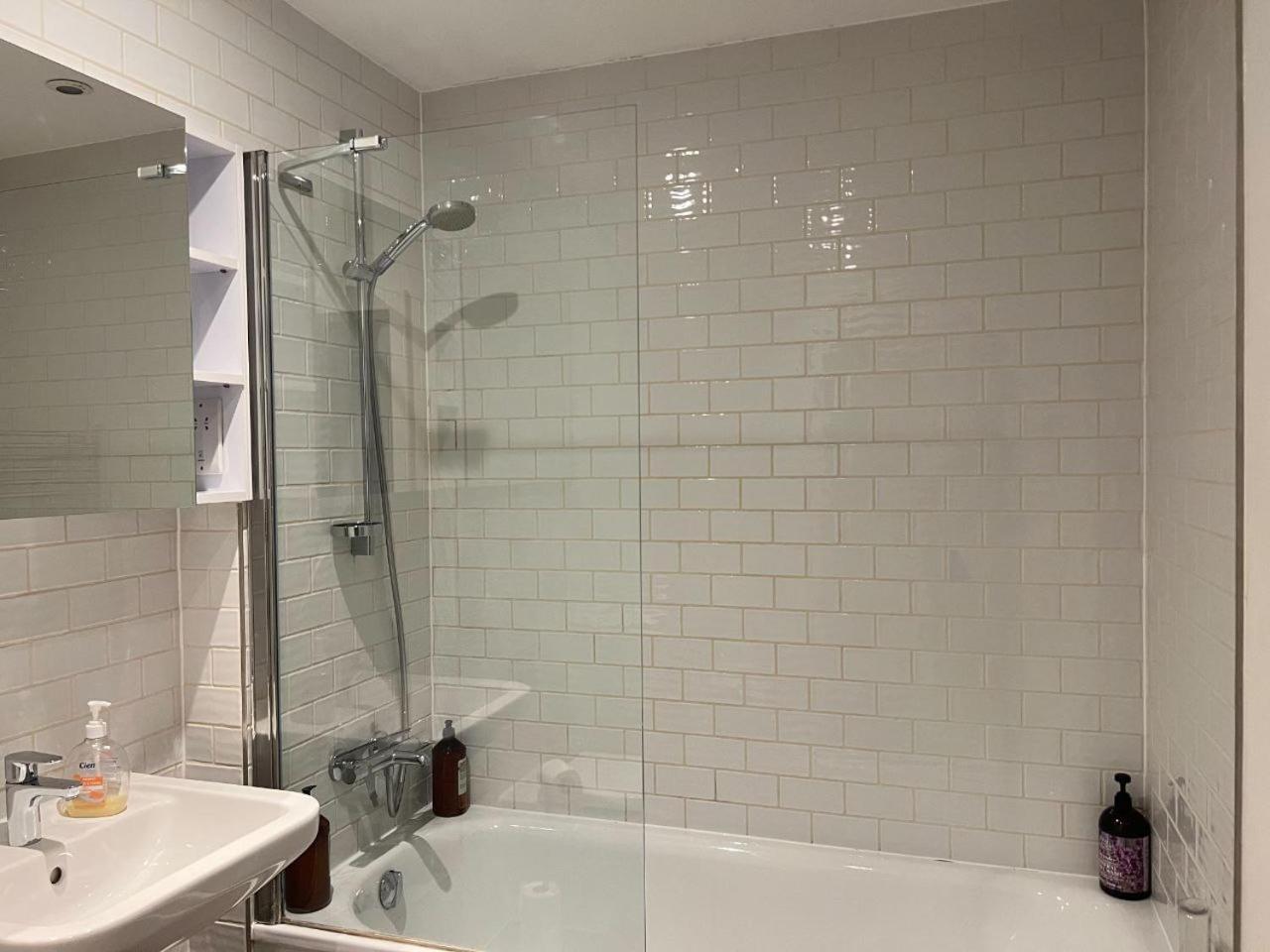 Modern Hi-rse 1bedroom Apartment *