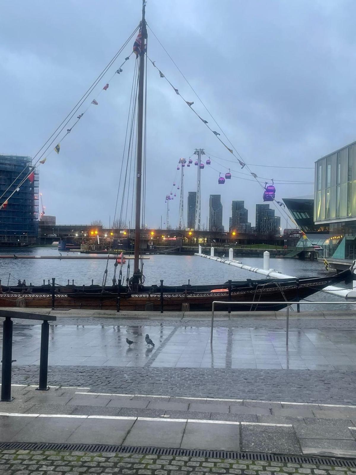 Luxury 1 Bedroom In With Free Parking Londra