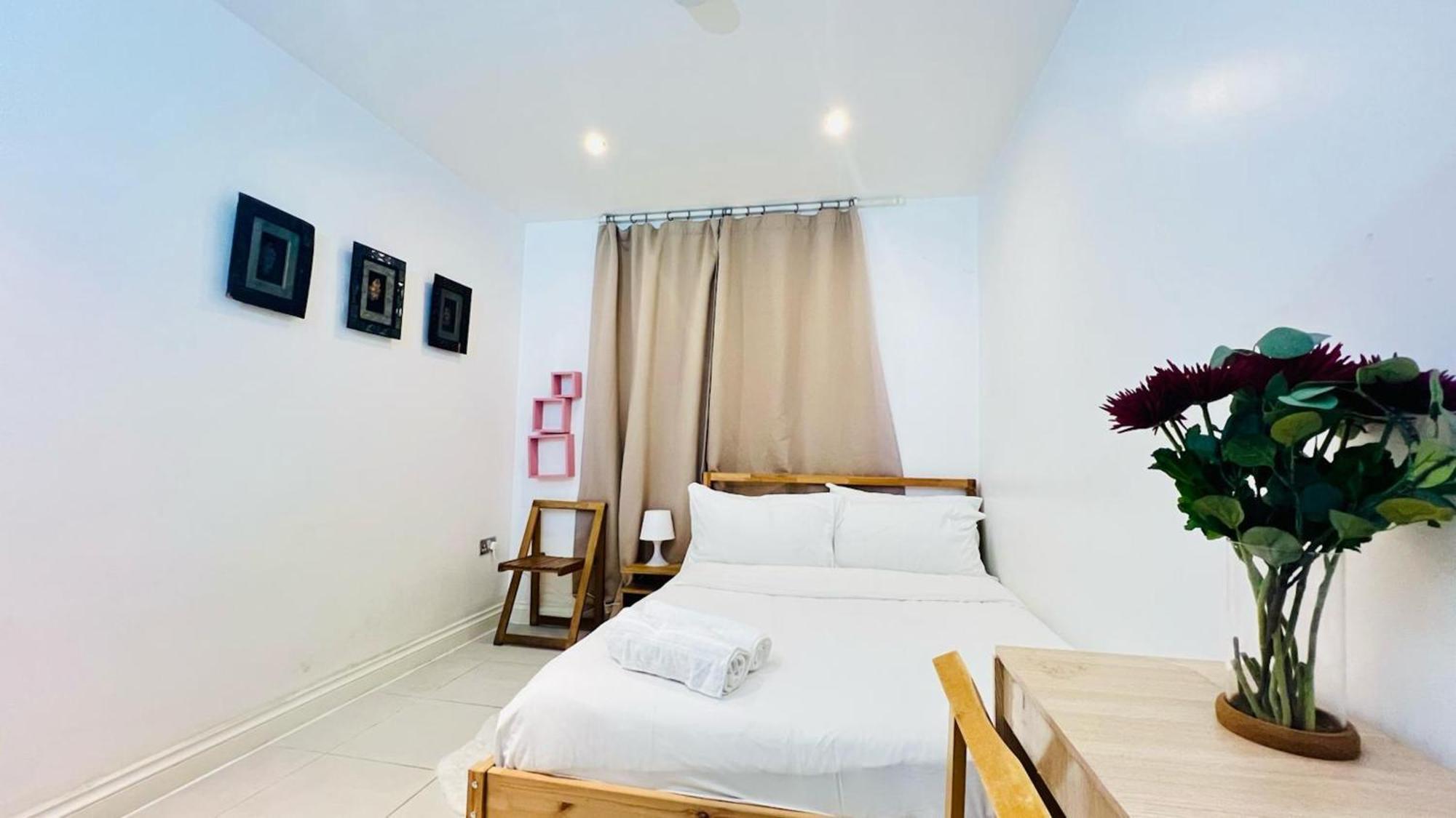 View Sunset Luxurious In Zone-1 Including One Family Twin With Its Own Stunning Private Terrace Bed & Breakfast Londen