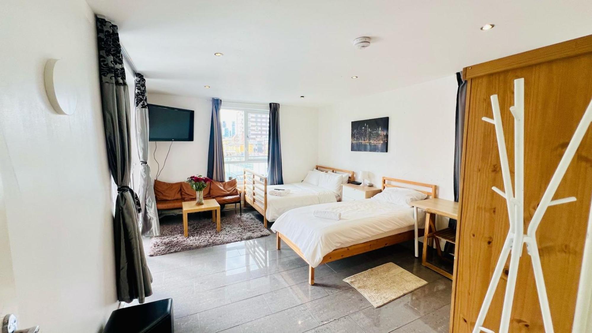 View Sunset Luxurious In Zone-1 Including One Family Twin With Its Own Stunning Private Terrace Londen