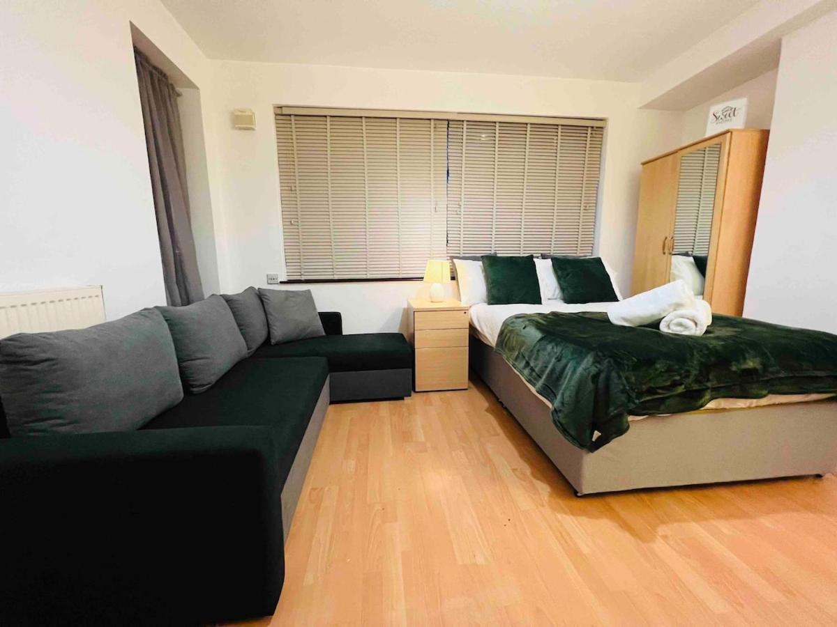 Entire Flat In King's Cross Apartment *