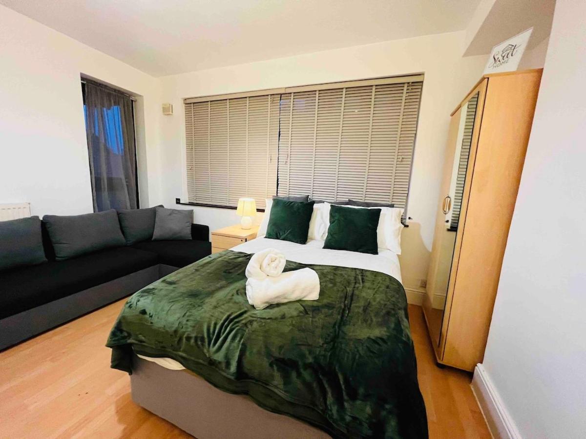 Entire Flat In King's Cross Apartment *