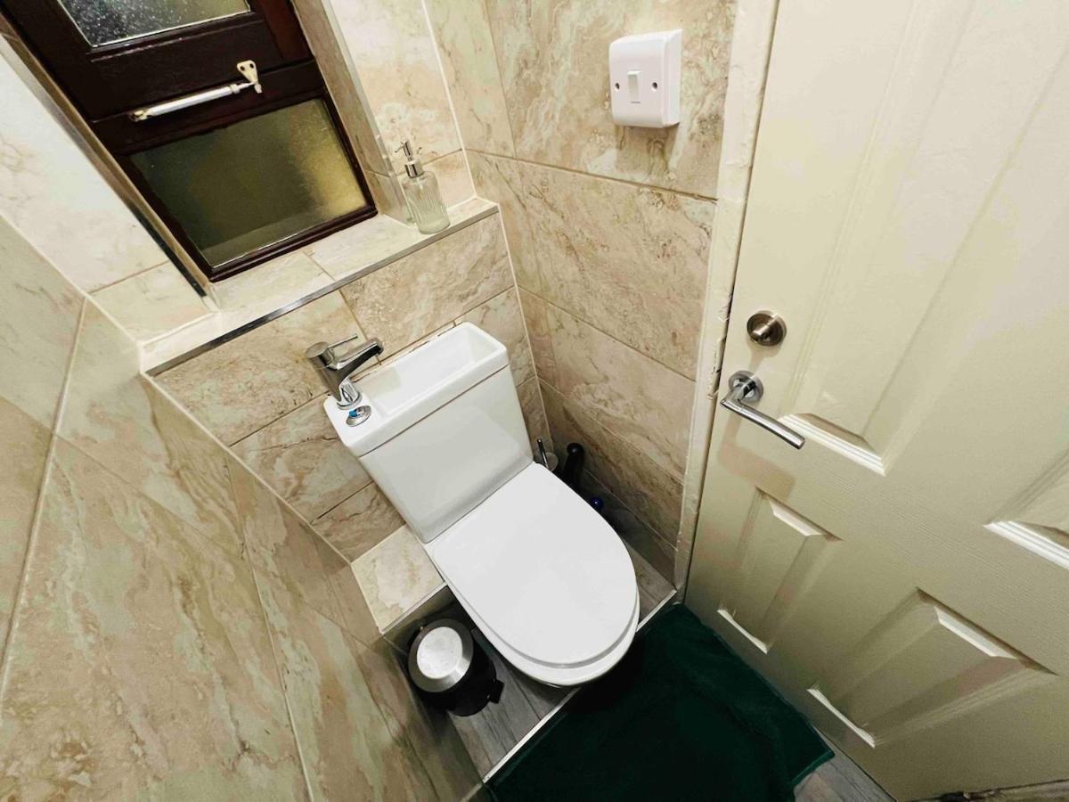 Entire Flat In King's Cross Apartment