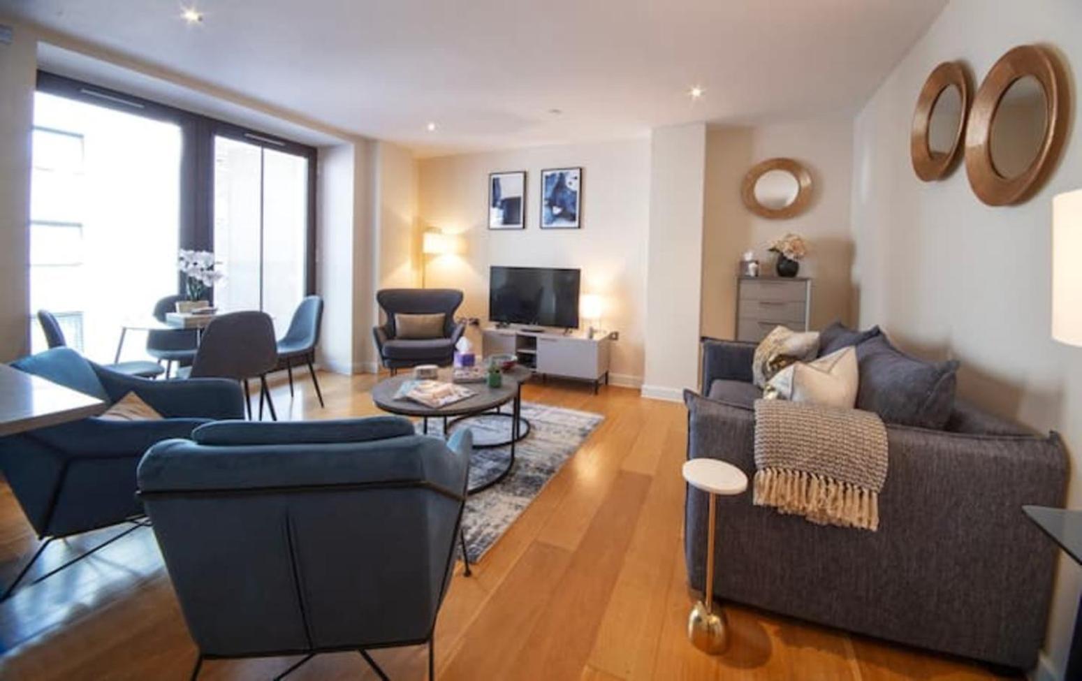 Westminster Two Bed One Bath Sleeps 5 Lägenhet London