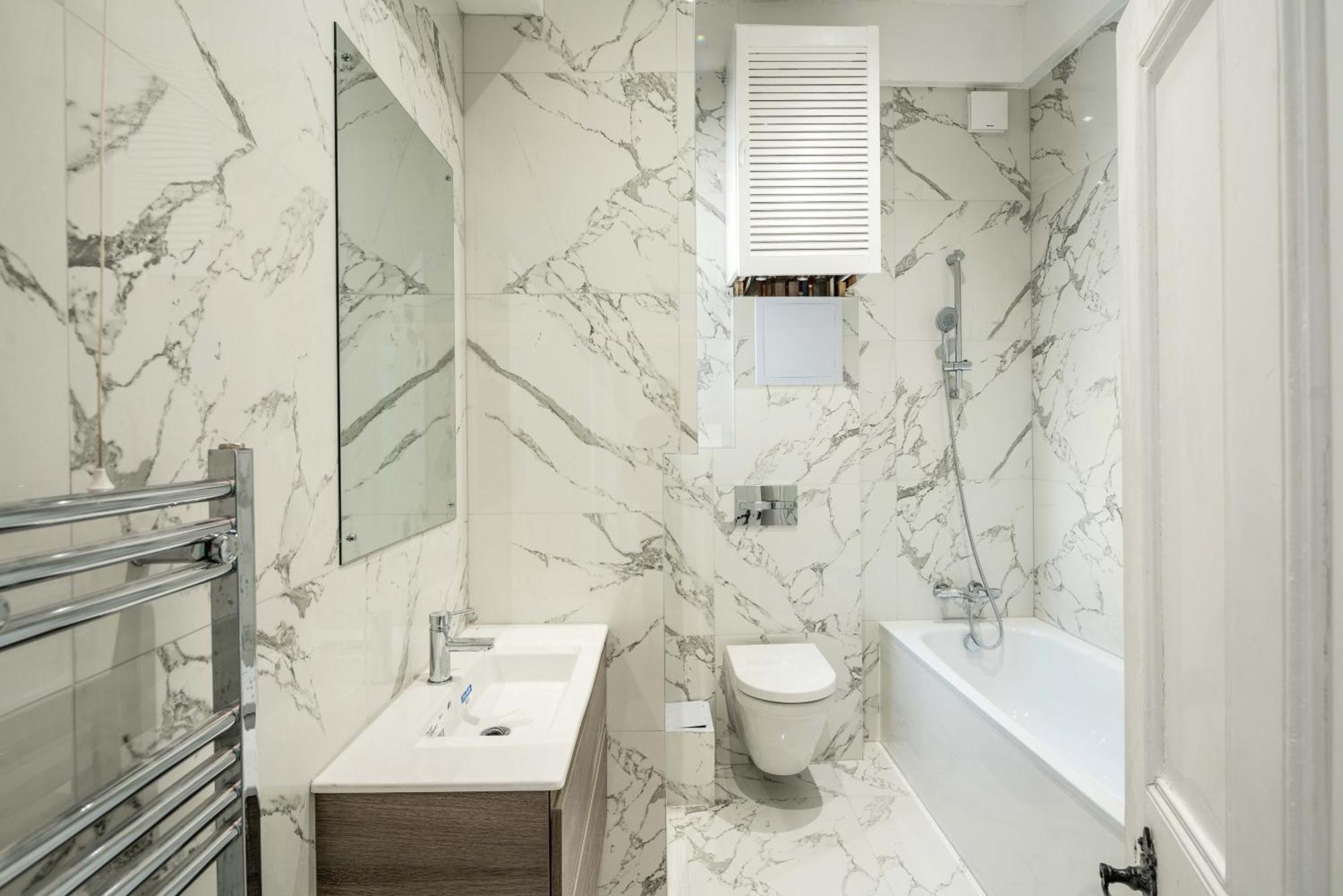 Gloucester Station Gem: 3 Bedroom Oasis Leilighet