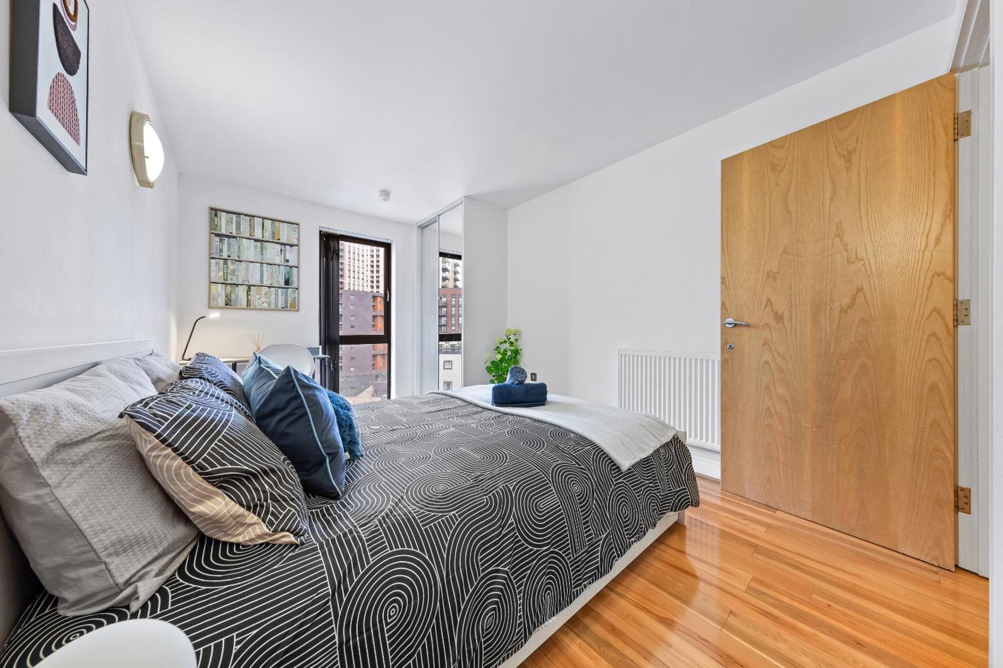 Bright Canning Town Fbs Long Term Retreat Londen