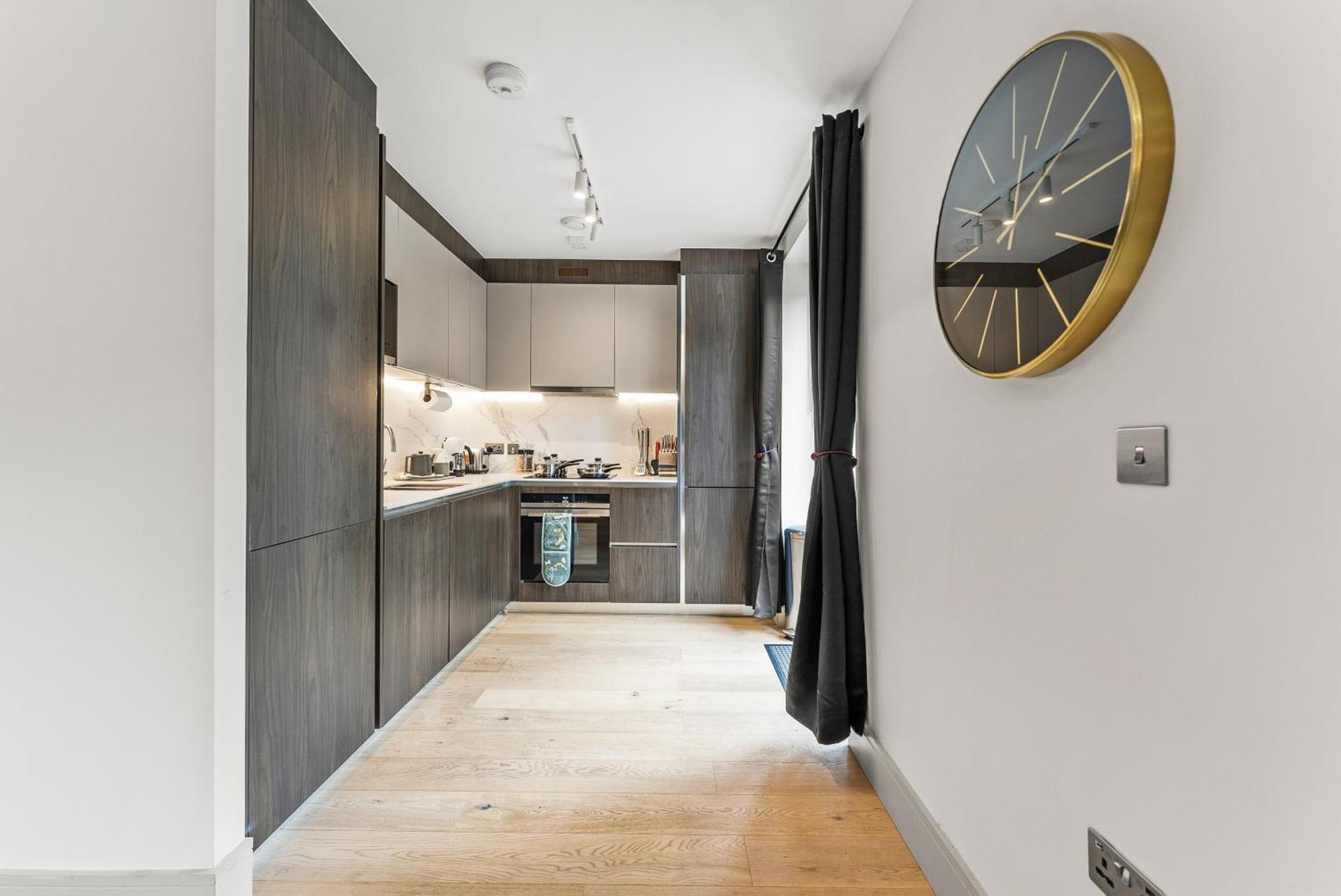 Stunning 2 Bed Flat In - Sleeps 8 -balcony Leilighet
