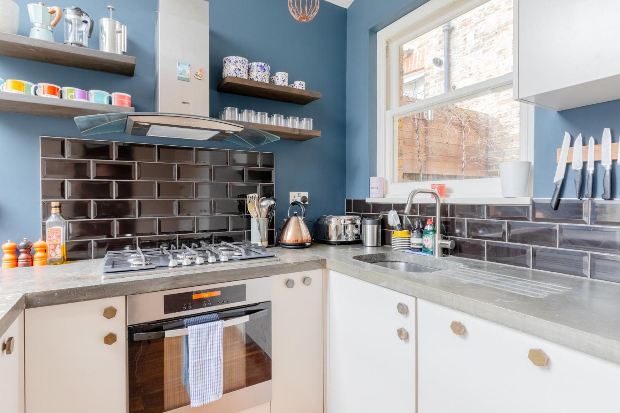 Period-chic 2bd Flat With Private Patio Lägenhet