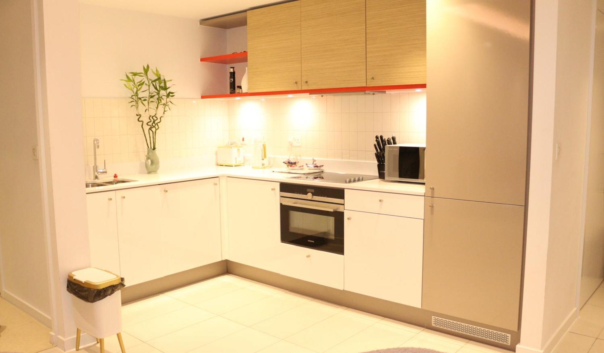 Luxury 1 Bedroom In With Free Parking