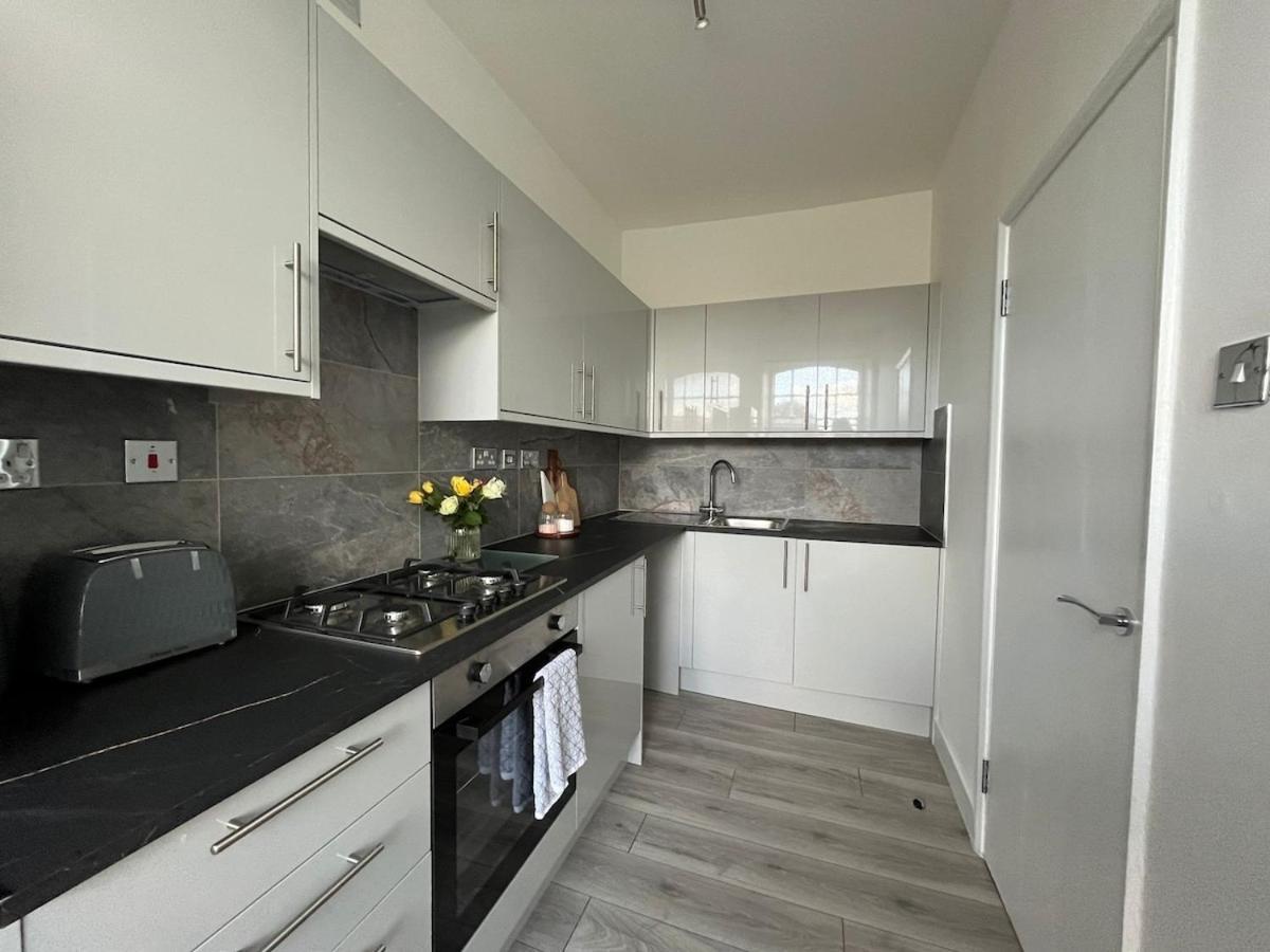 Newly Refurbished Flat In The Heart Of Apartment London
