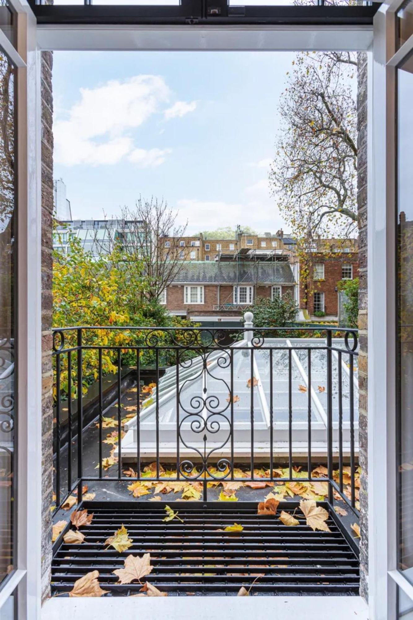 Holiday home 37 Cadogan Place Exquisite Maisonette *