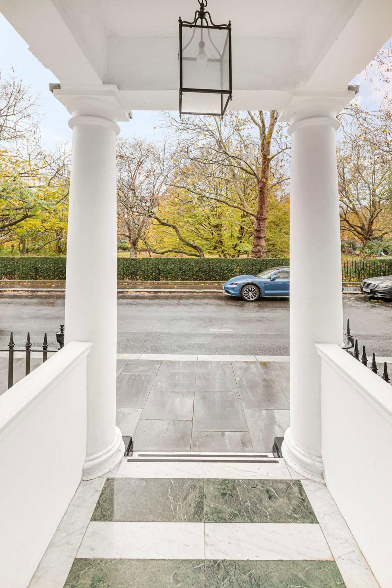Holiday home 37 Cadogan Place Exquisite Maisonette London
