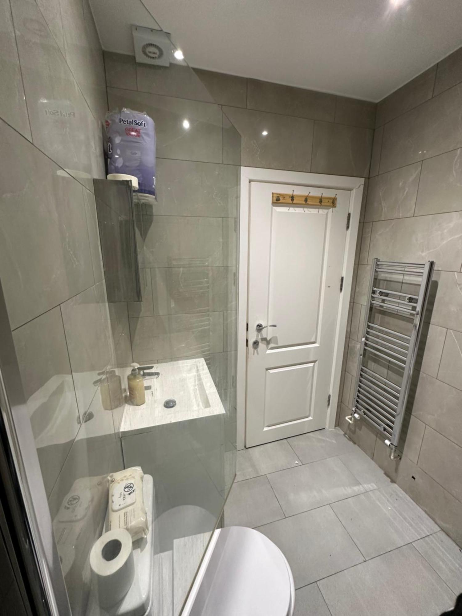 Accommodatie bij particulieren En Suits Room With King Size Bed *