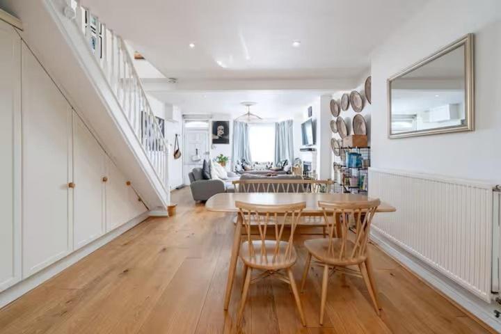 Charming In Shepherds Bush