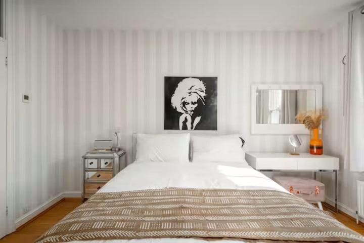 Charming In Shepherds Bush Holiday home *