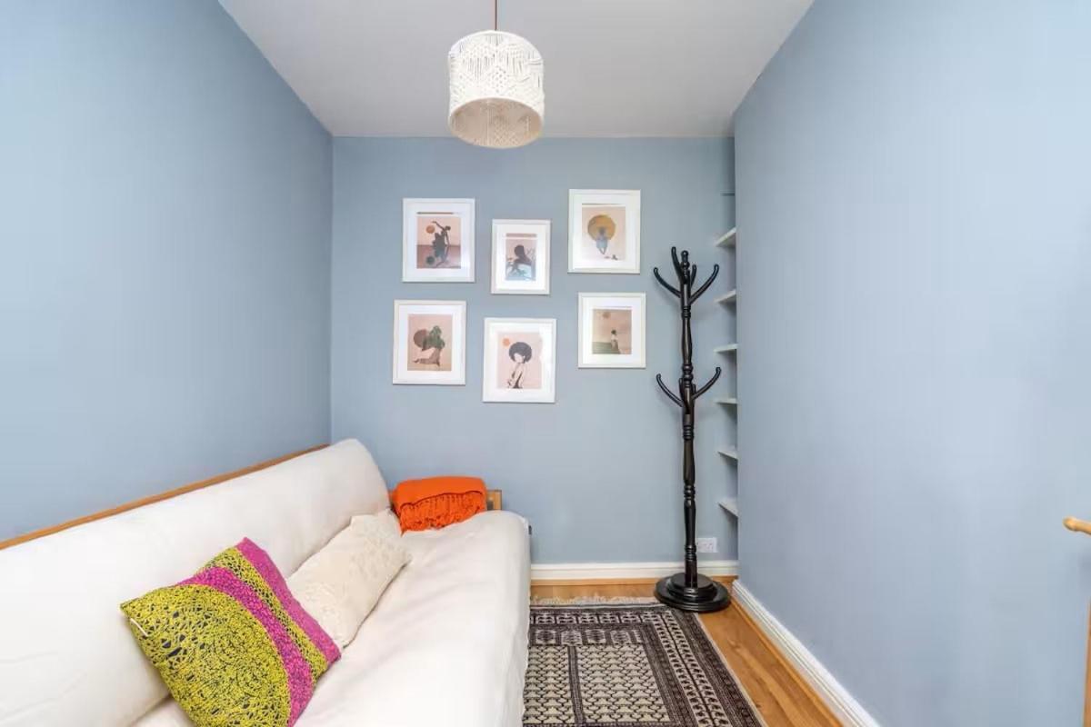 Charming In Shepherds Bush Holiday home London