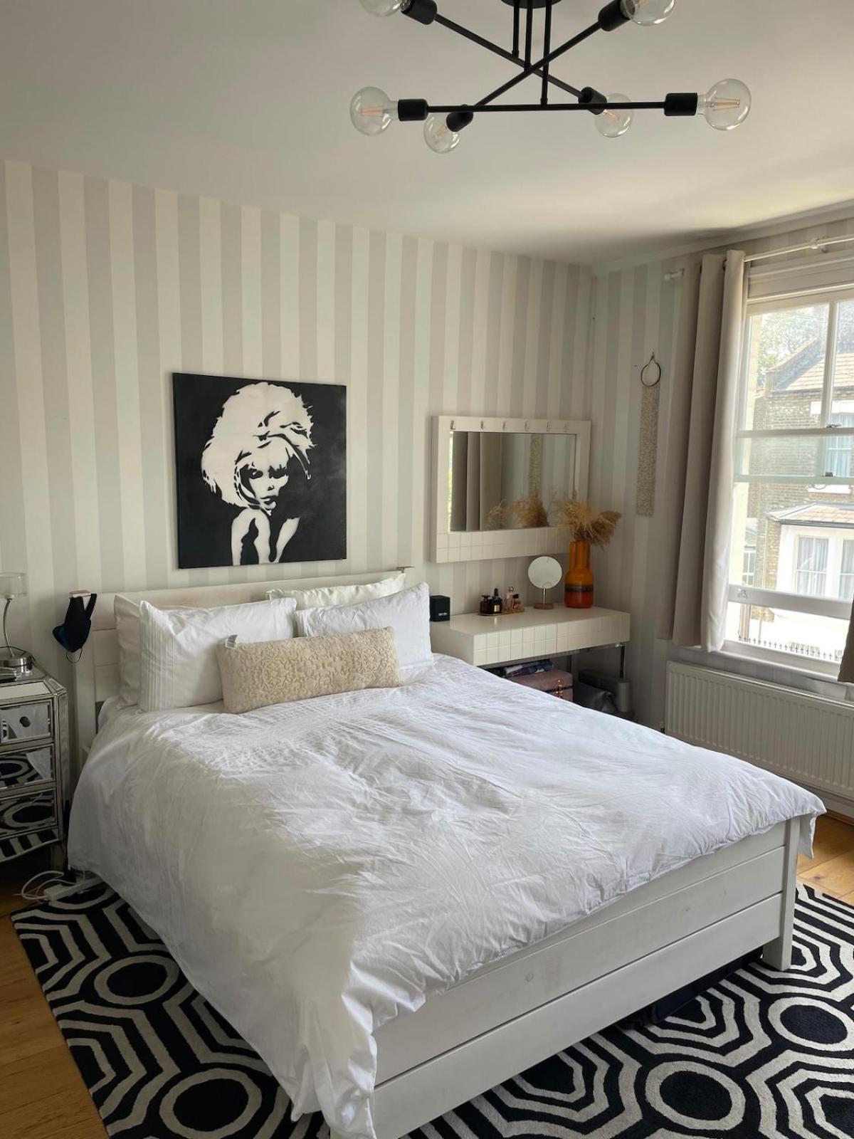 Charming In Shepherds Bush Holiday home London