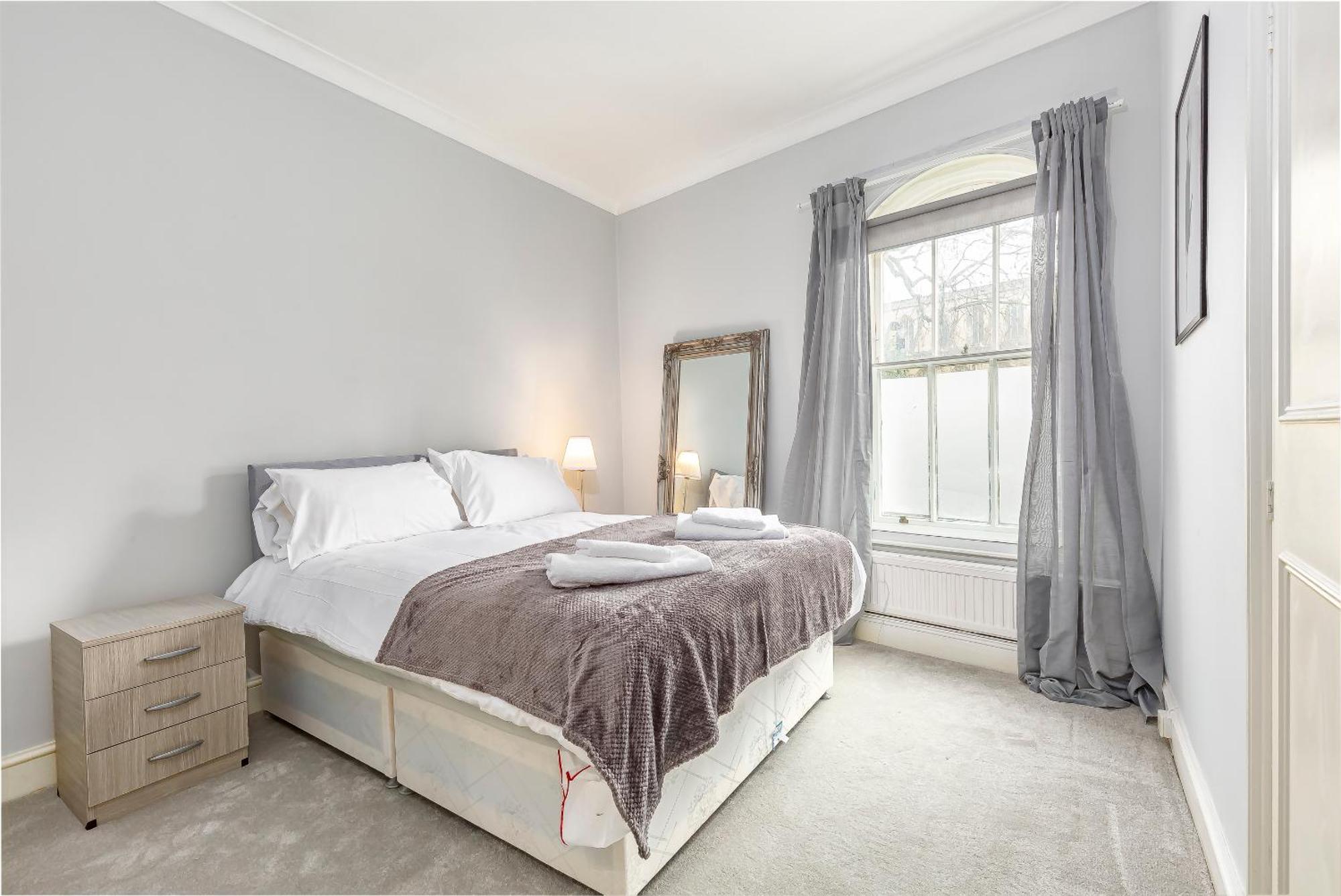 Charming 2 Bedroom In The Heart Of Chelsea Leilighet London