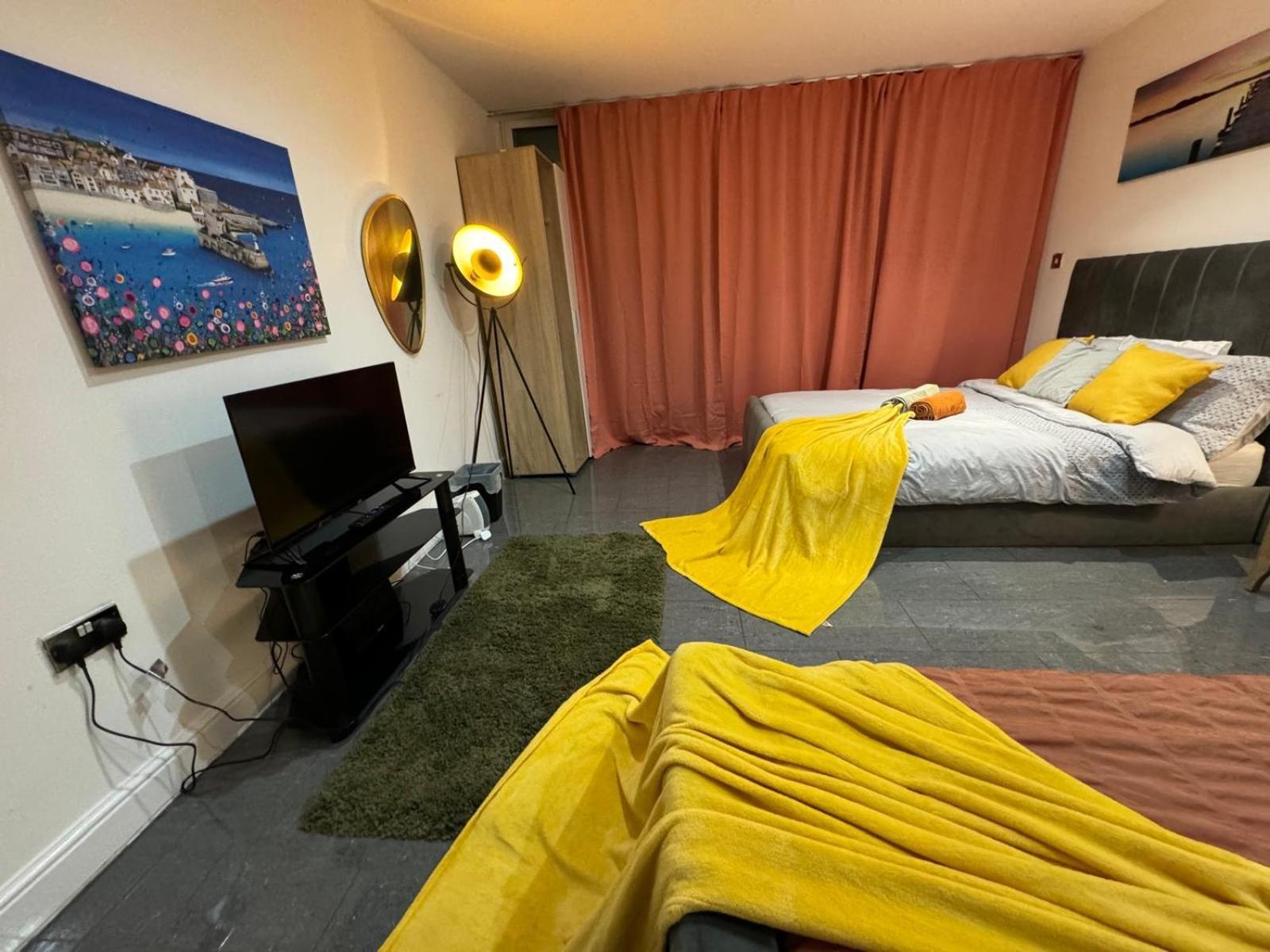 Apartment Spacious 2 Bedroom Flat In Tower Bridge! E1