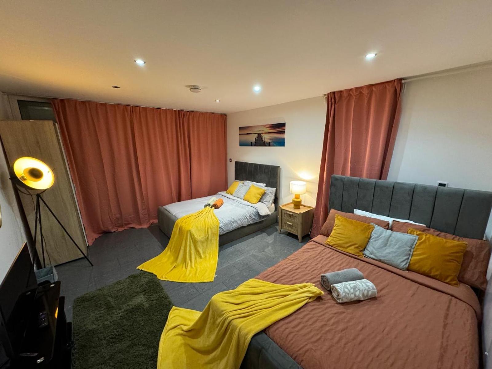 Apartment Spacious 2 Bedroom Flat In Tower Bridge! E1