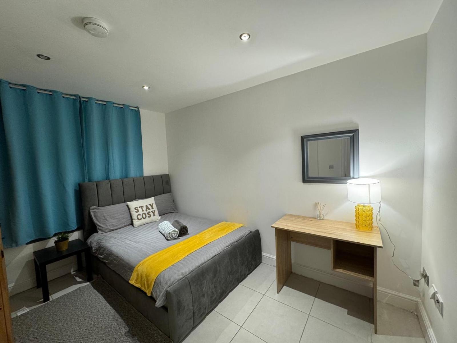Apartment Spacious 2 Bedroom Flat In Tower Bridge! E1 *