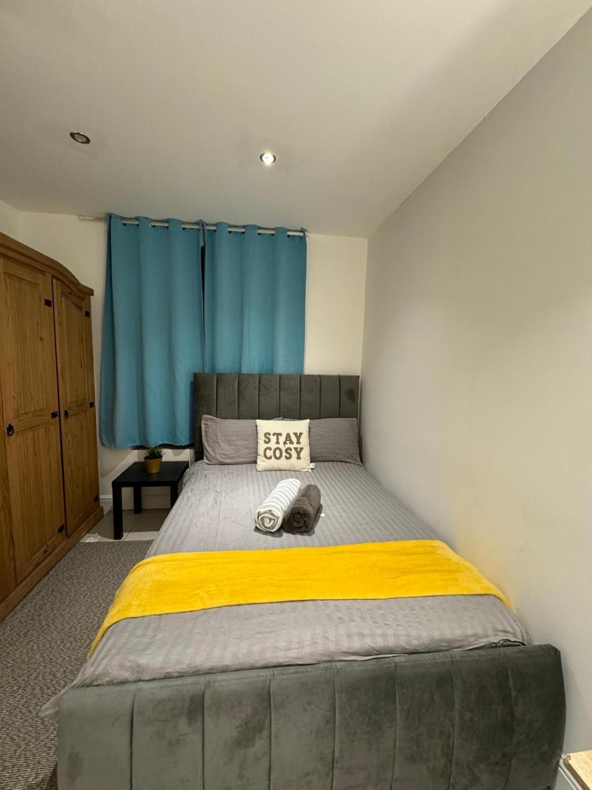 Apartment Spacious 2 Bedroom Flat In Tower Bridge! E1 London