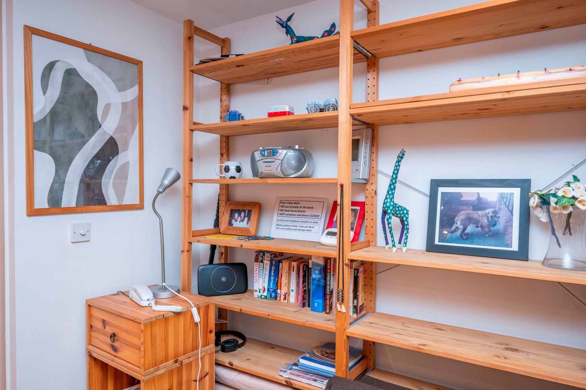 Vakantiehuis Pass The Keys Spacious 2br W Free Parking Patio Near Tube Londen