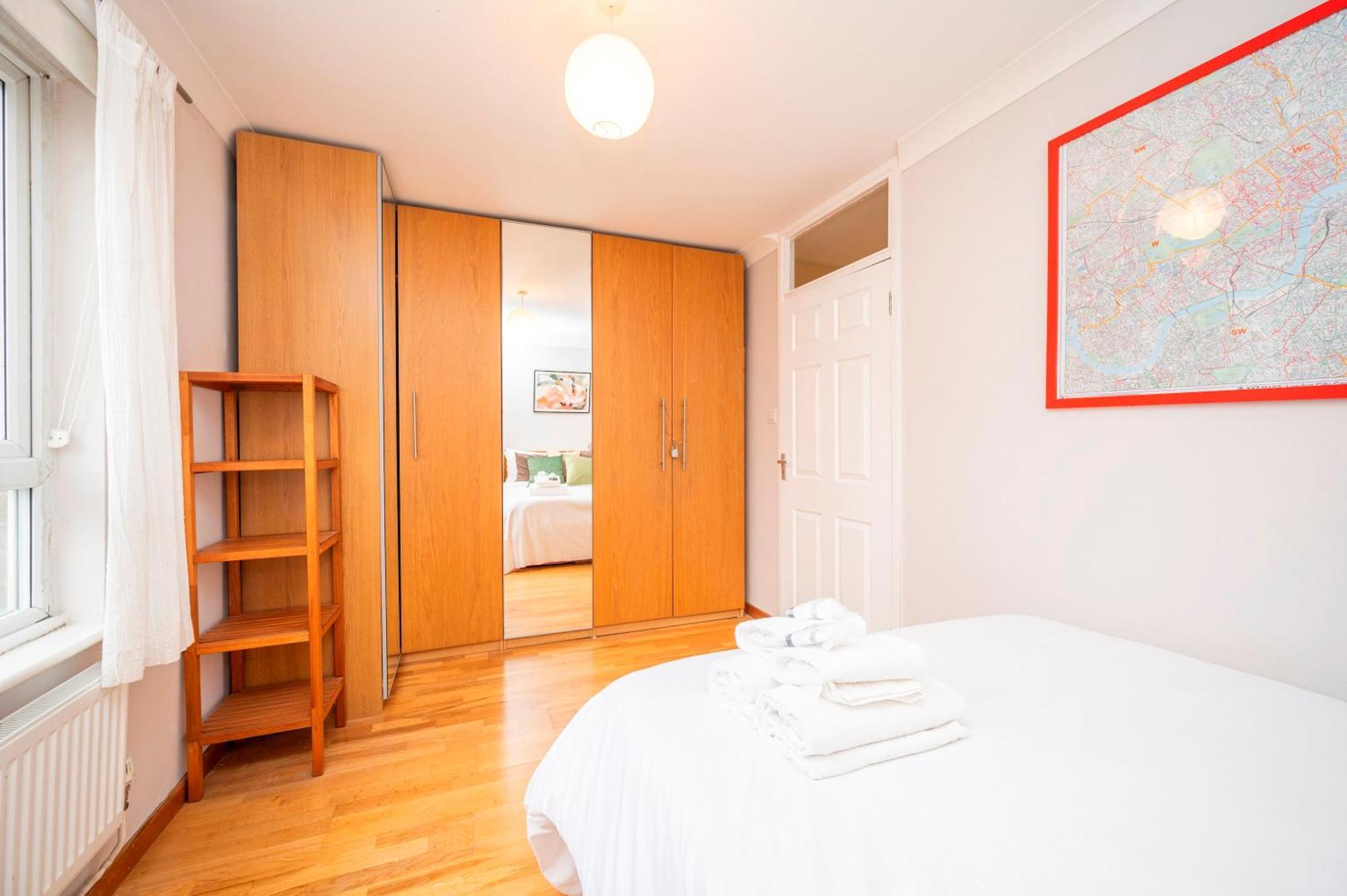 Pass The Keys Spacious 2br W Free Parking Patio Near Tube Londen