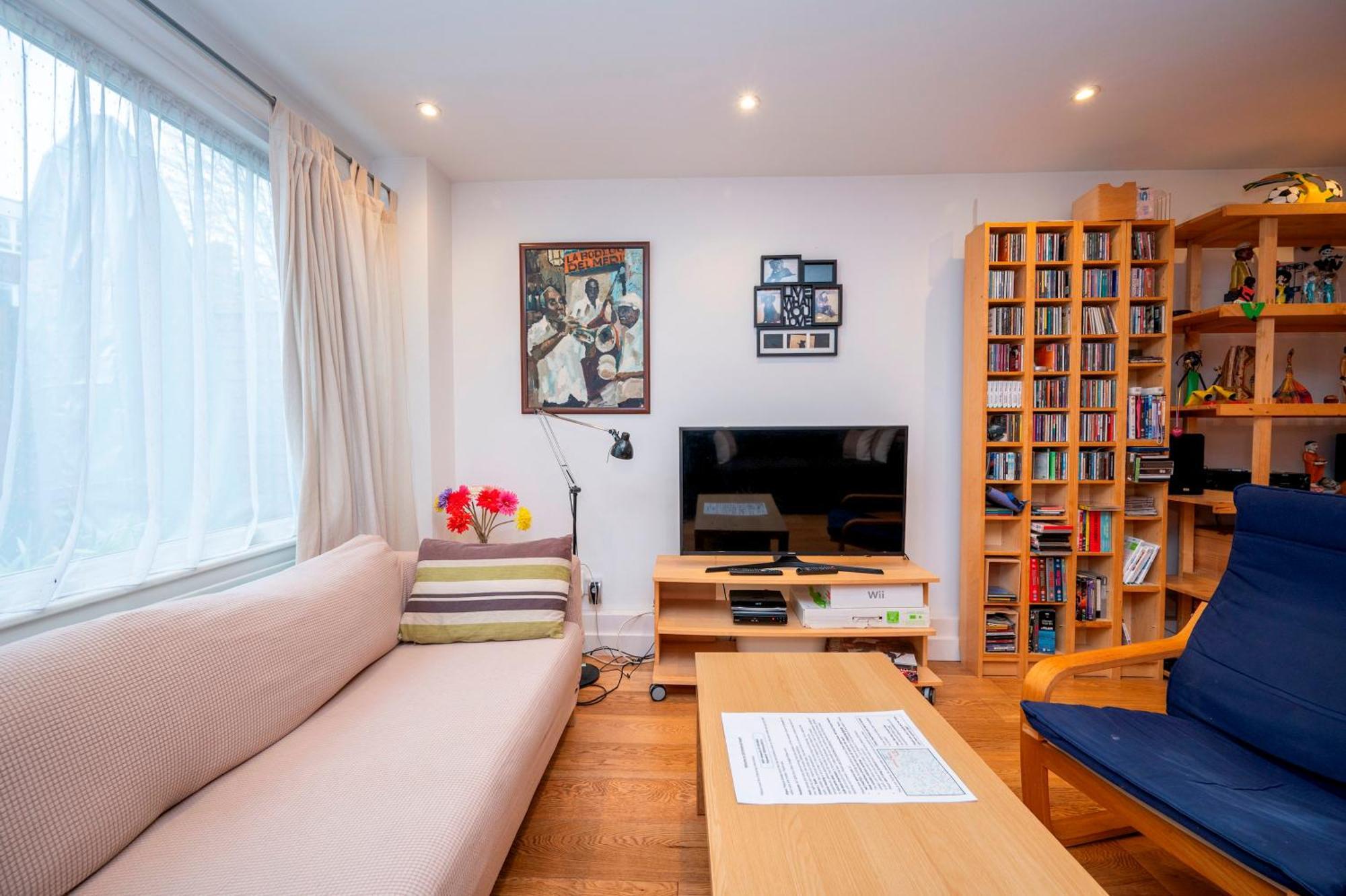 Vakantiehuis Pass The Keys Spacious 2br W Free Parking Patio Near Tube