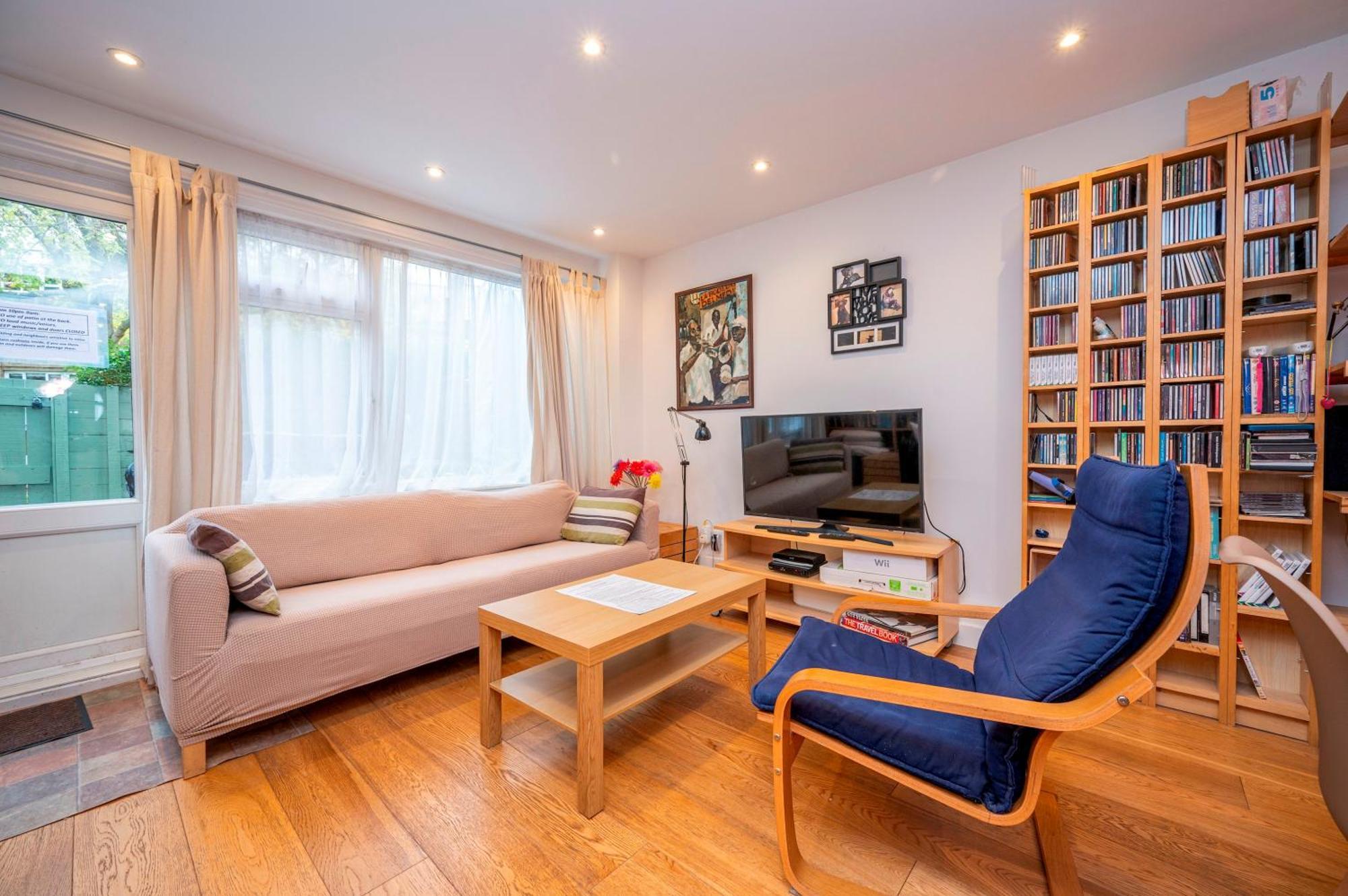 Vakantiehuis Pass The Keys Spacious 2br W Free Parking Patio Near Tube *