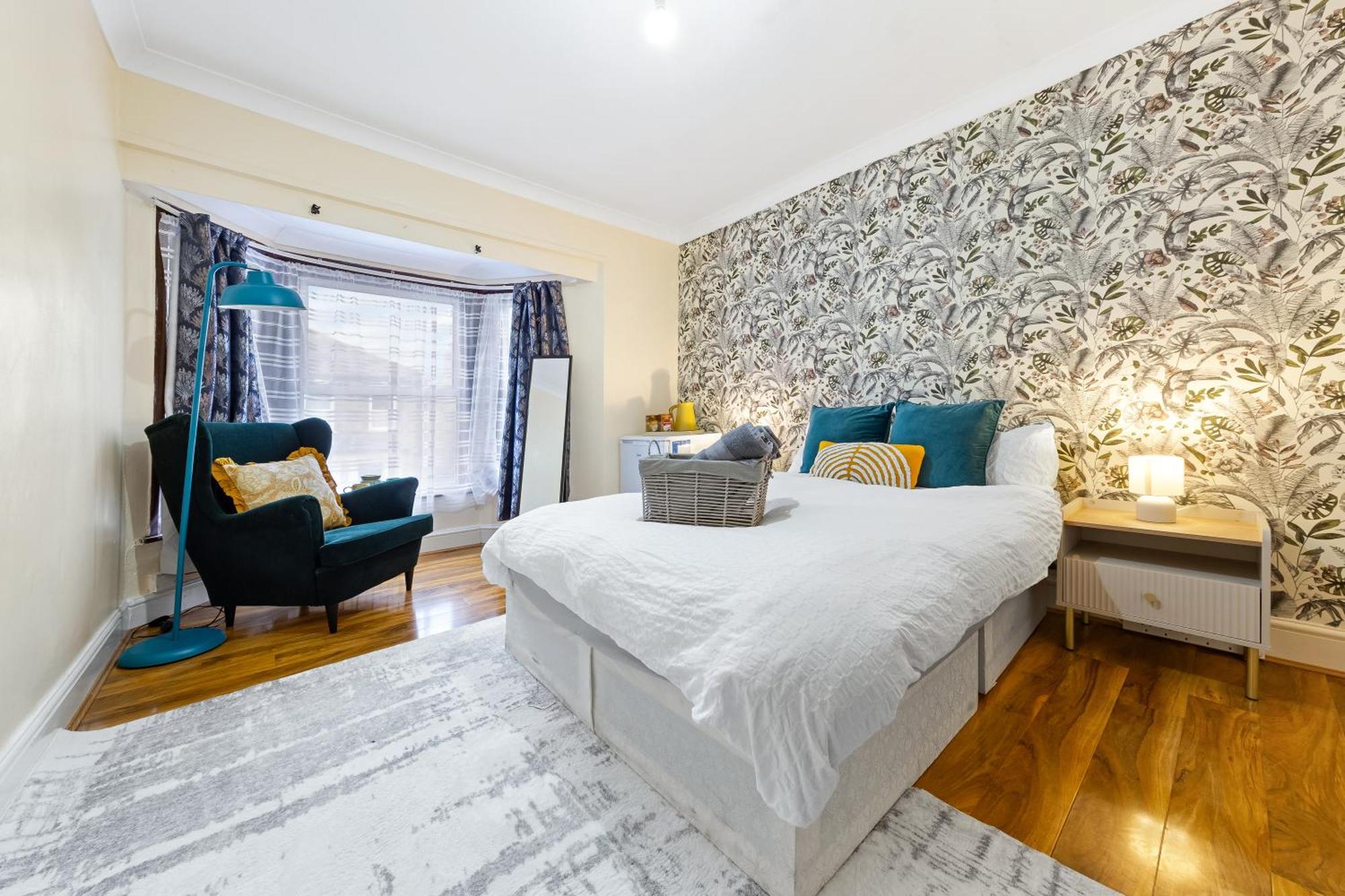 Gjestgiverier Chic Private Bedroom In Near Tube - Bedroom1 *
