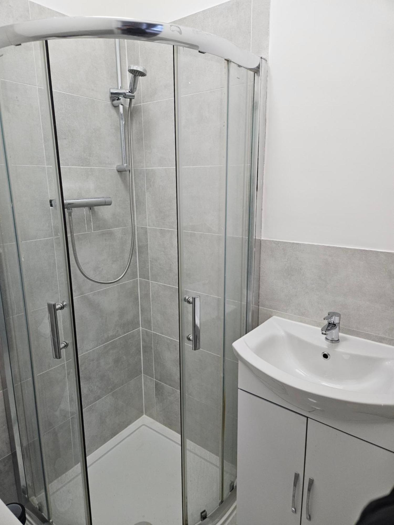 Private Direct Travel Heathrow & Ldn Guest house *