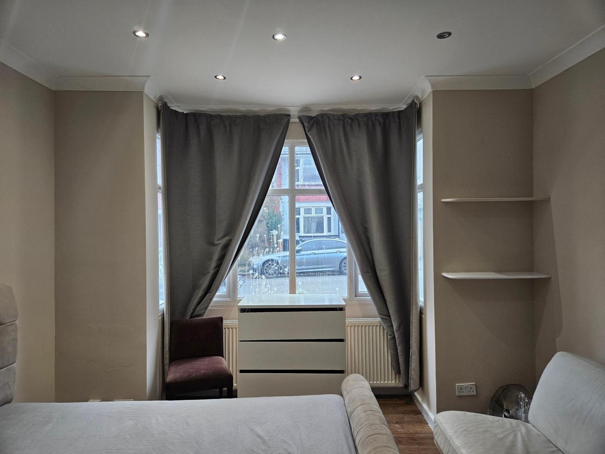 Guest house Private Direct Travel Heathrow & Ldn London