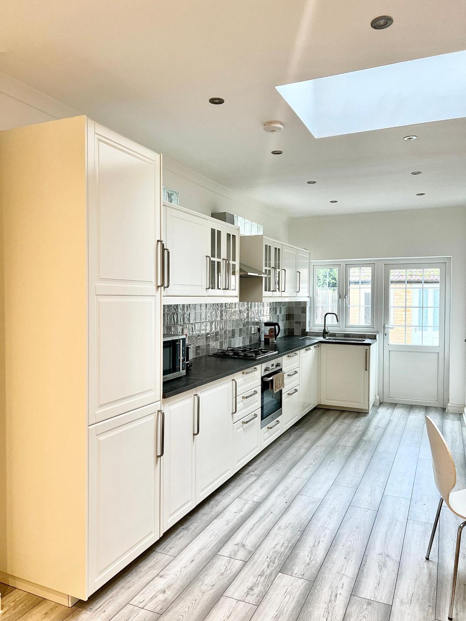 Apartment Luxury In Prime Location Steps From Wood Subway
