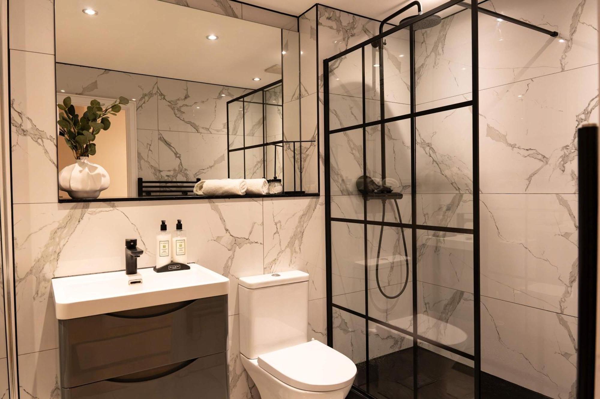 Madestays Premium Tower Hill Serviced Lägenhet