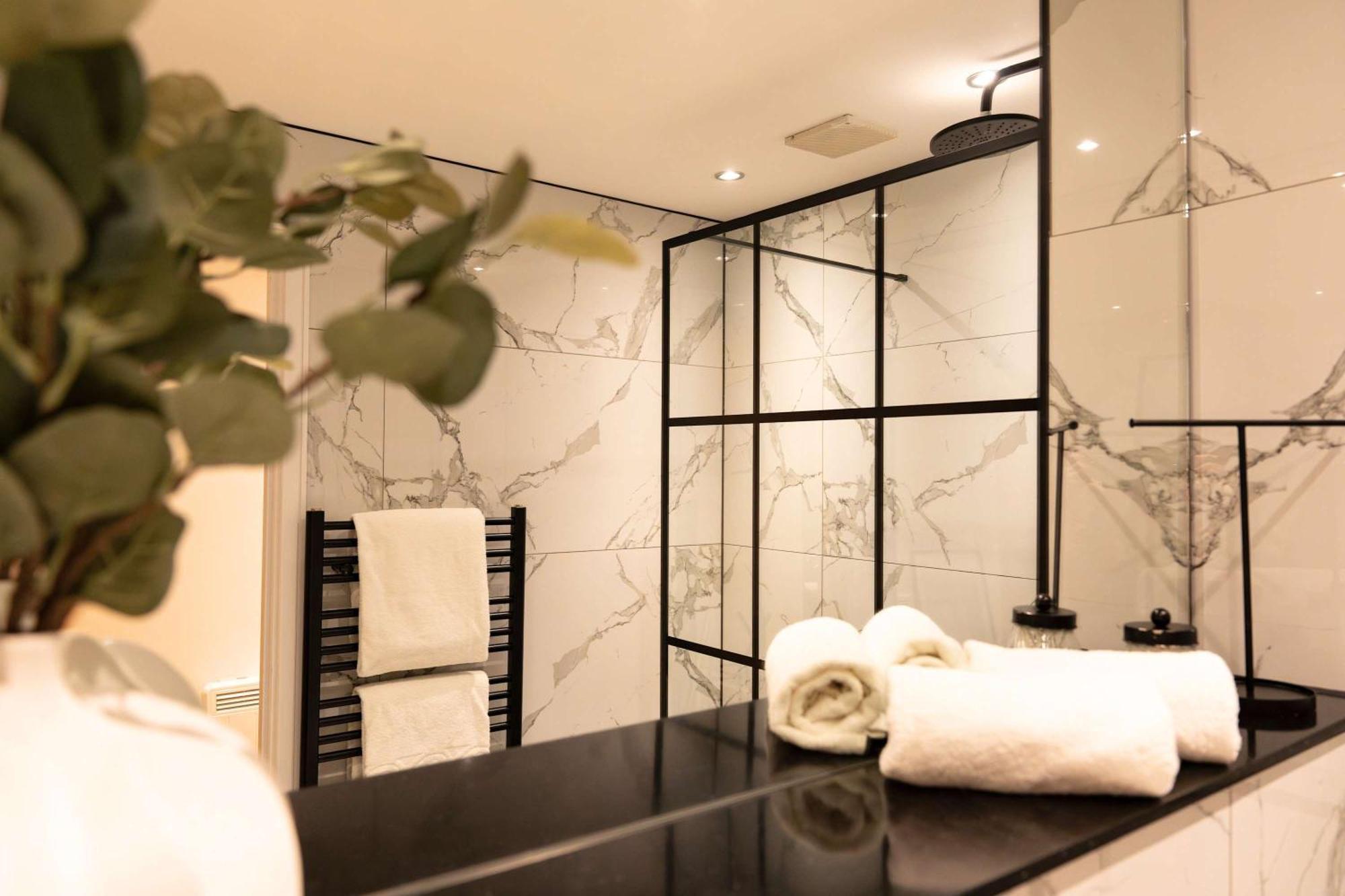 Madestays Premium Tower Hill Serviced Lägenhet *