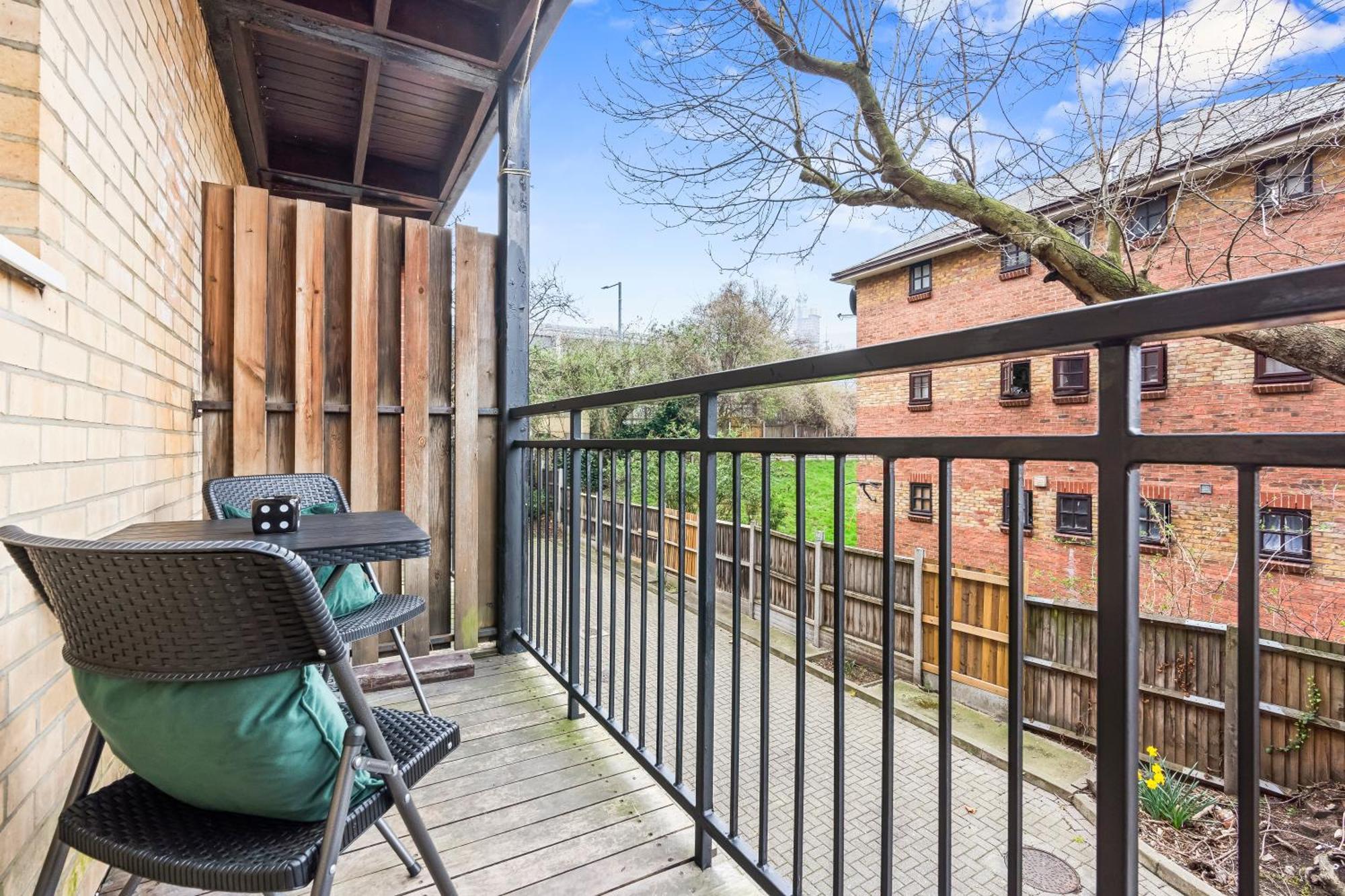Modern 2Br Apartment Near Canary Wharf Ideal For Business Travelers * London