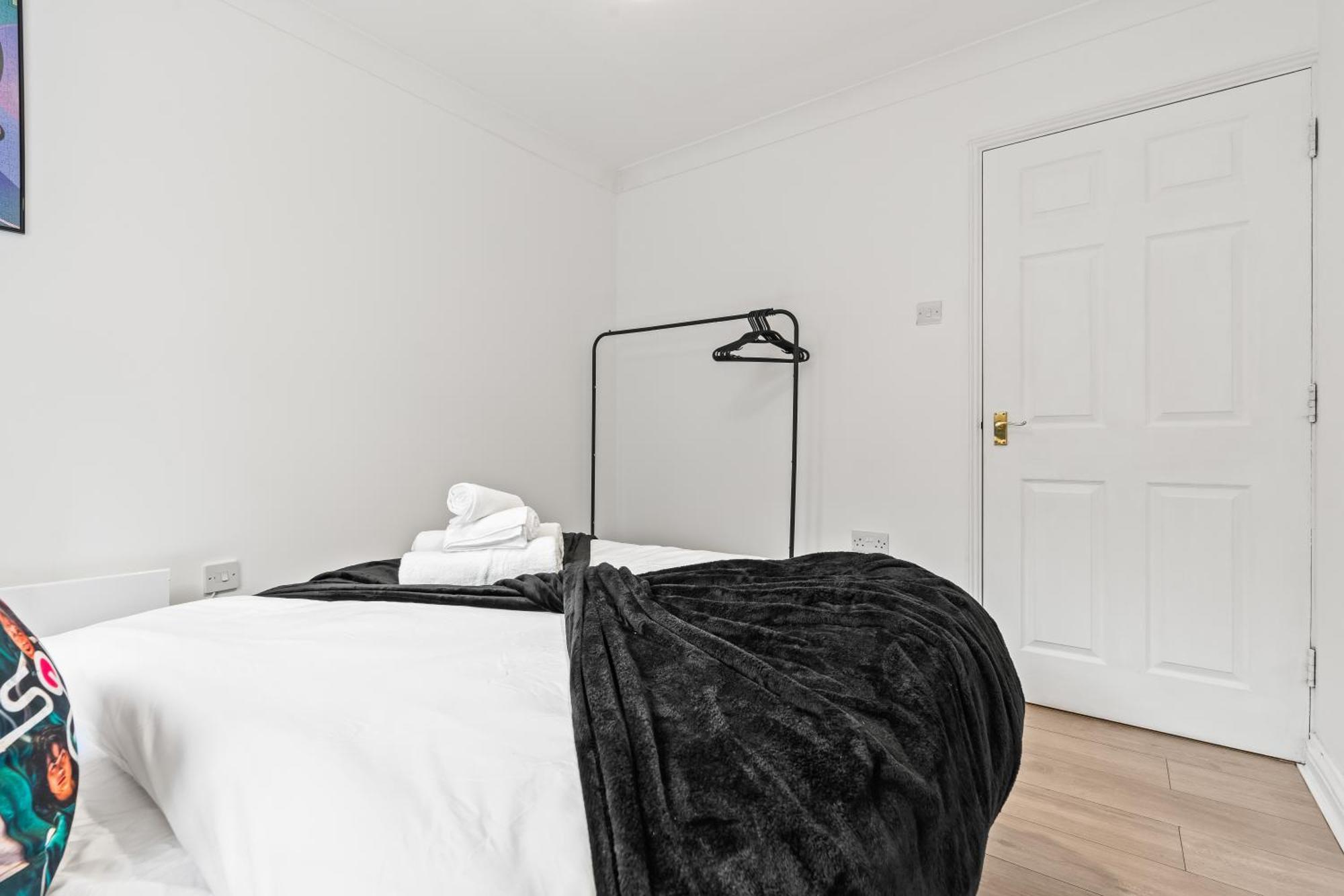Modern 2Br Apartment Near Canary Wharf Ideal For Business Travelers Apartment *