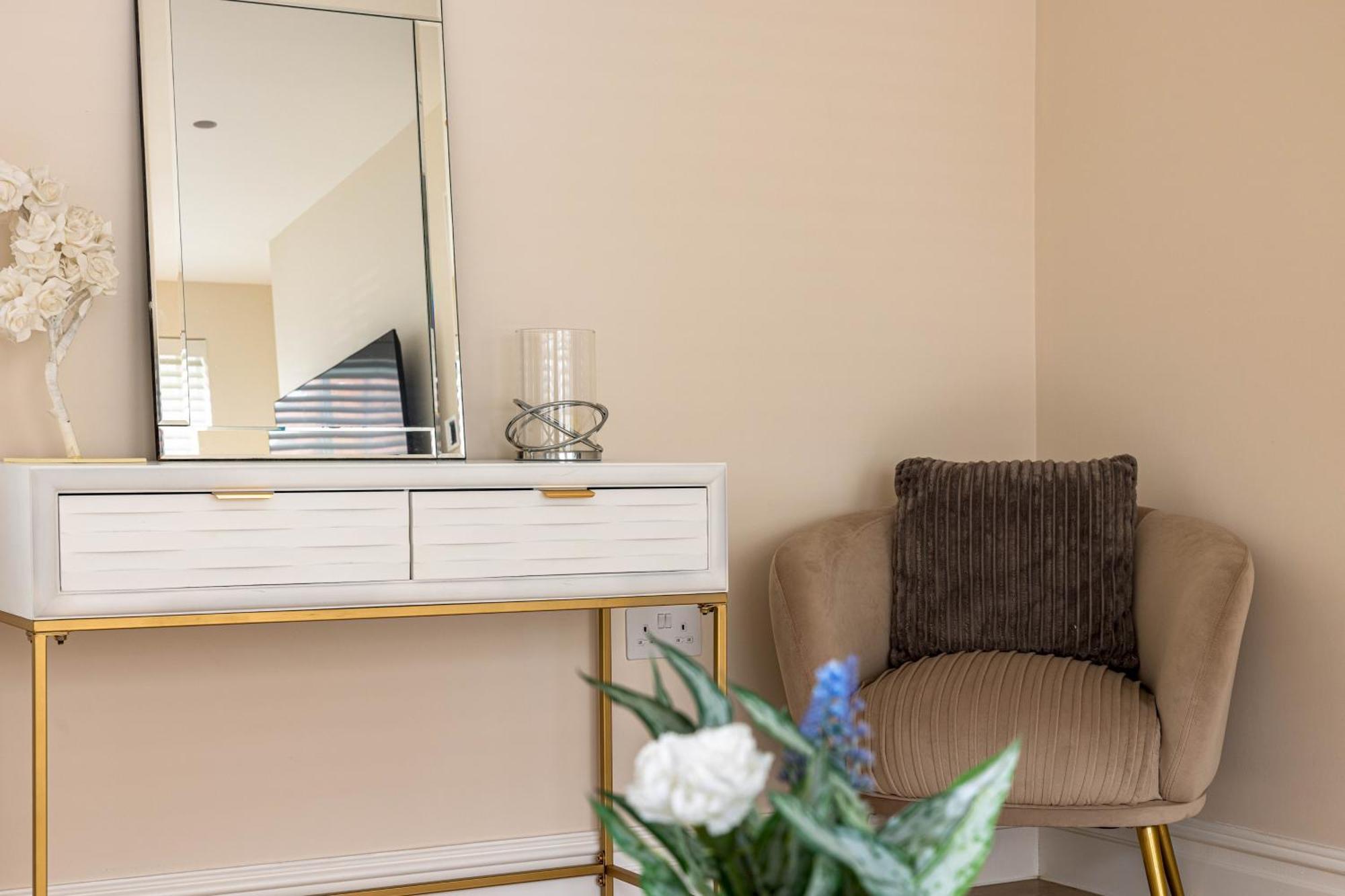 3-bdr Stunning Lux Parking Feriehus London