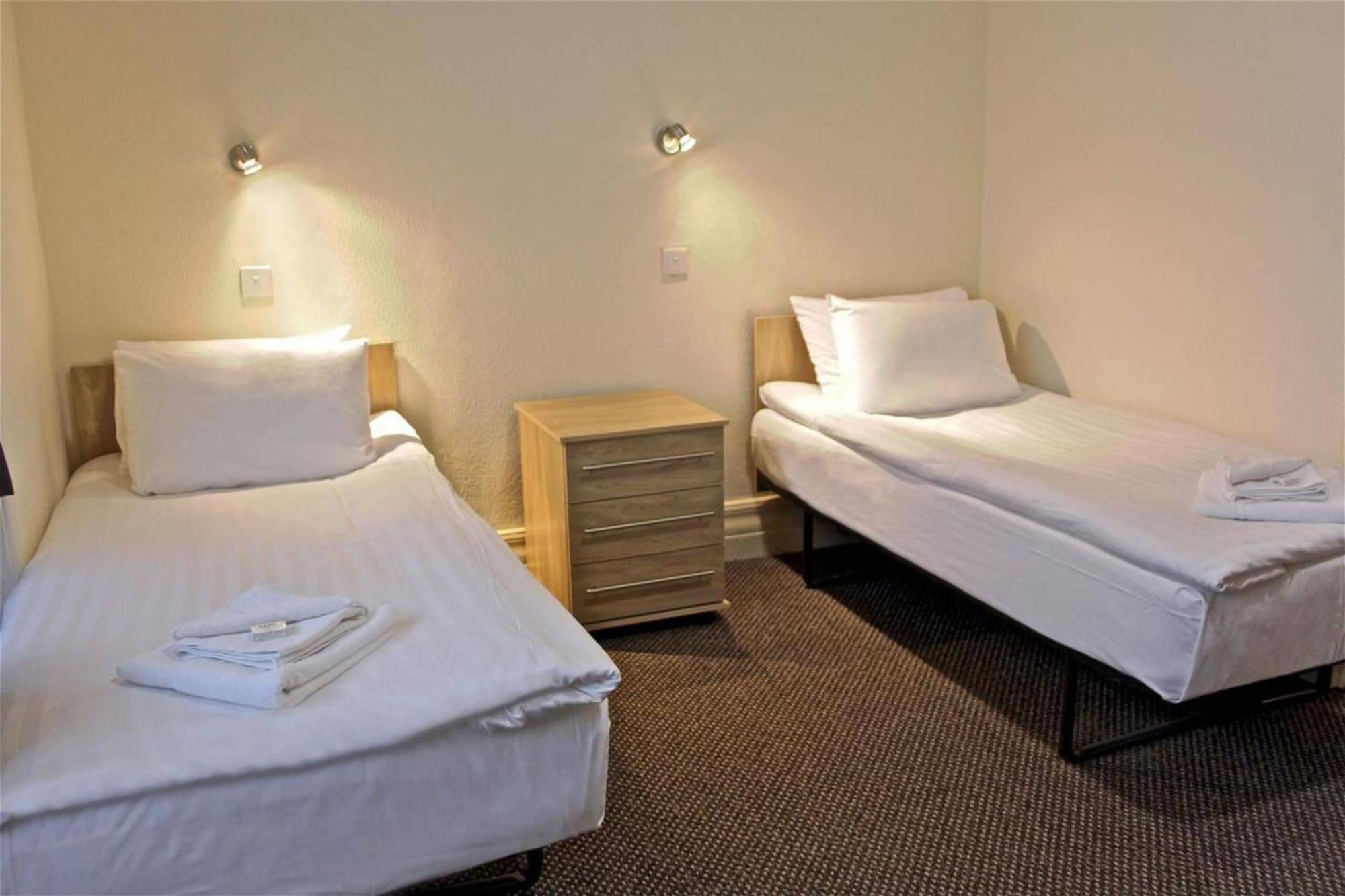 Hotel Oyo Golders