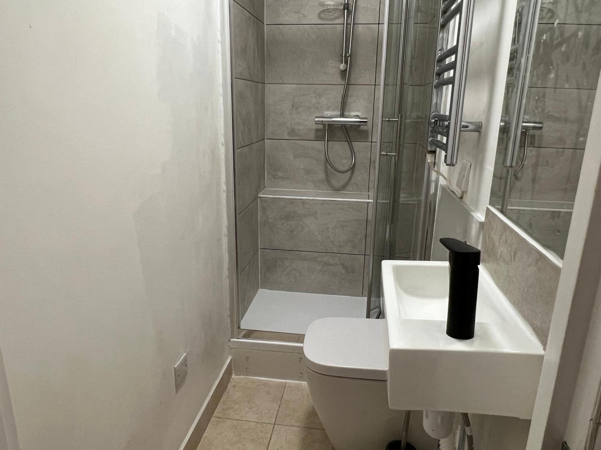 Quiet Double In Canada Water Gasthof *