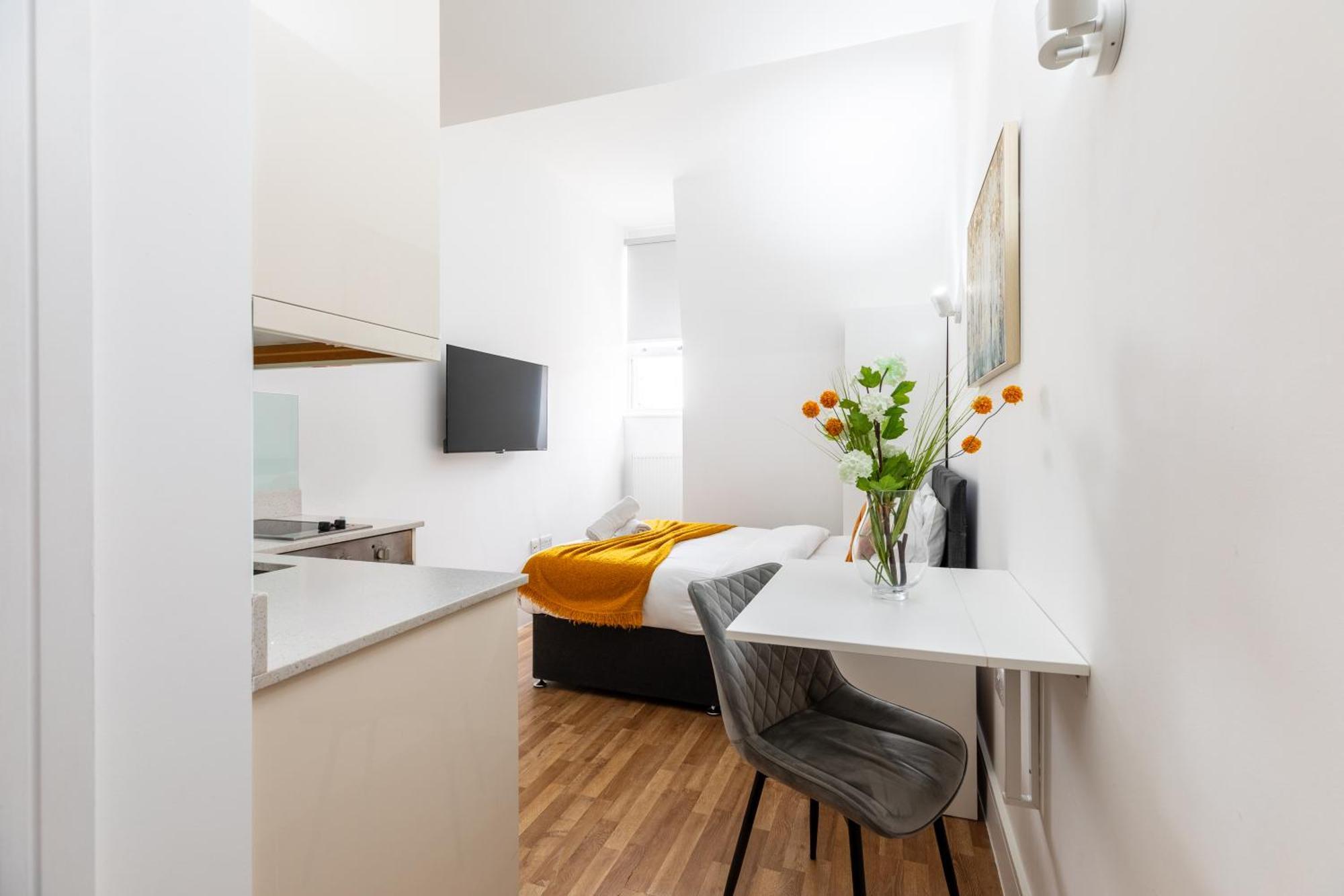 Clarges - Hsk Apartment *