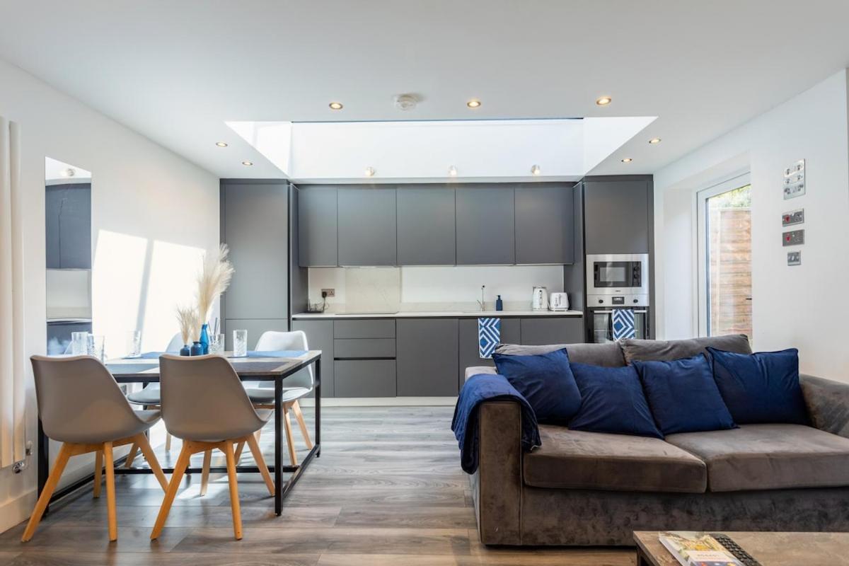 Stylish 2-bed Flat In The Heart Of West Hampstead Apartment London