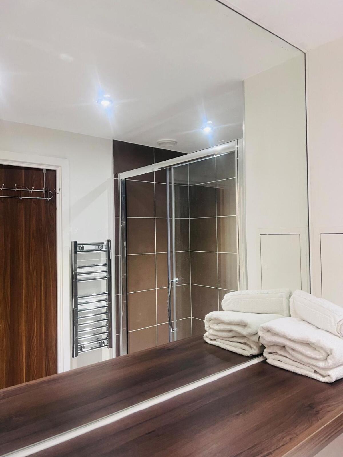Luxury One Bed In West London