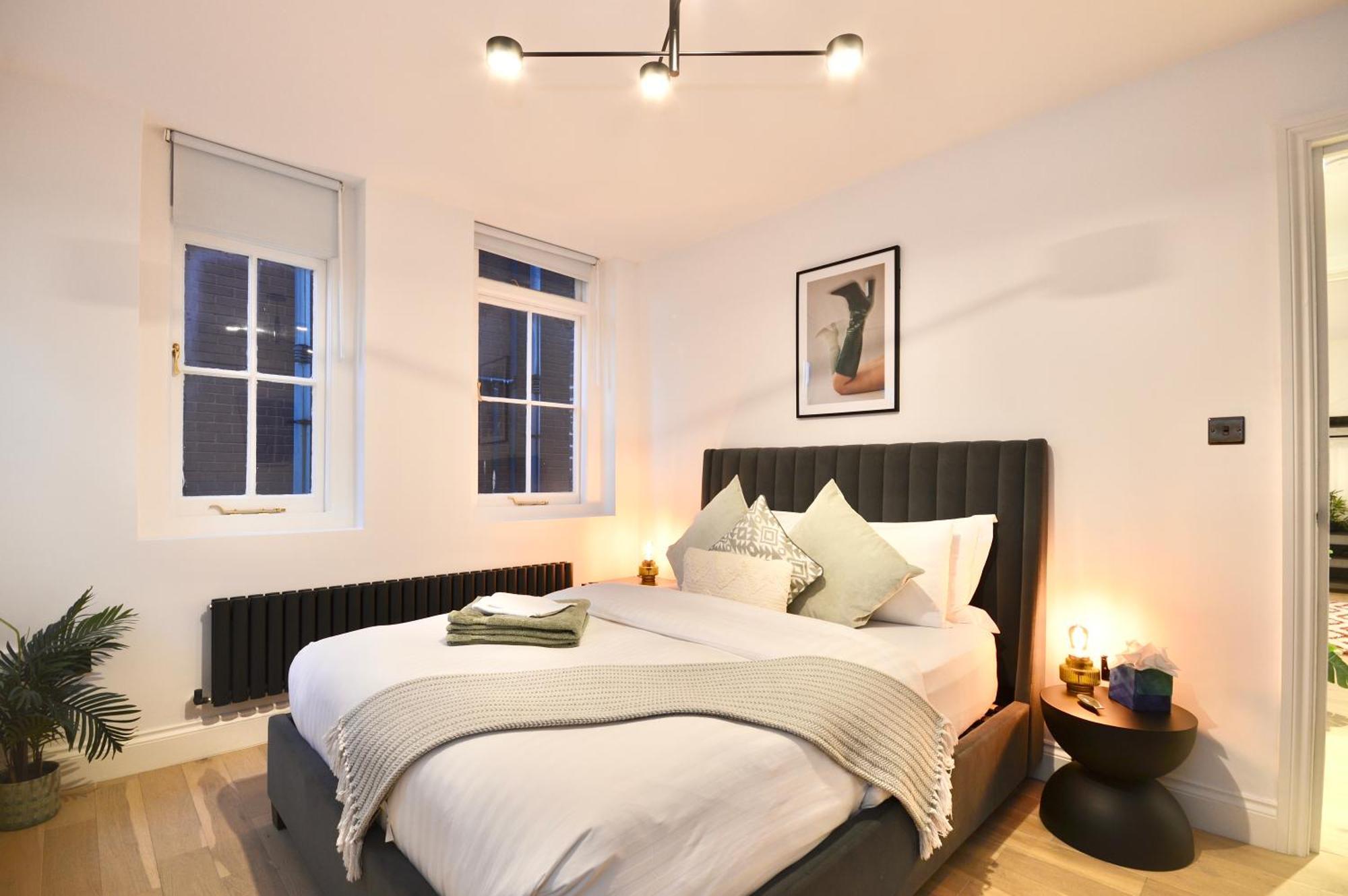 Newly Refurbished W/ River Views Lejlighed