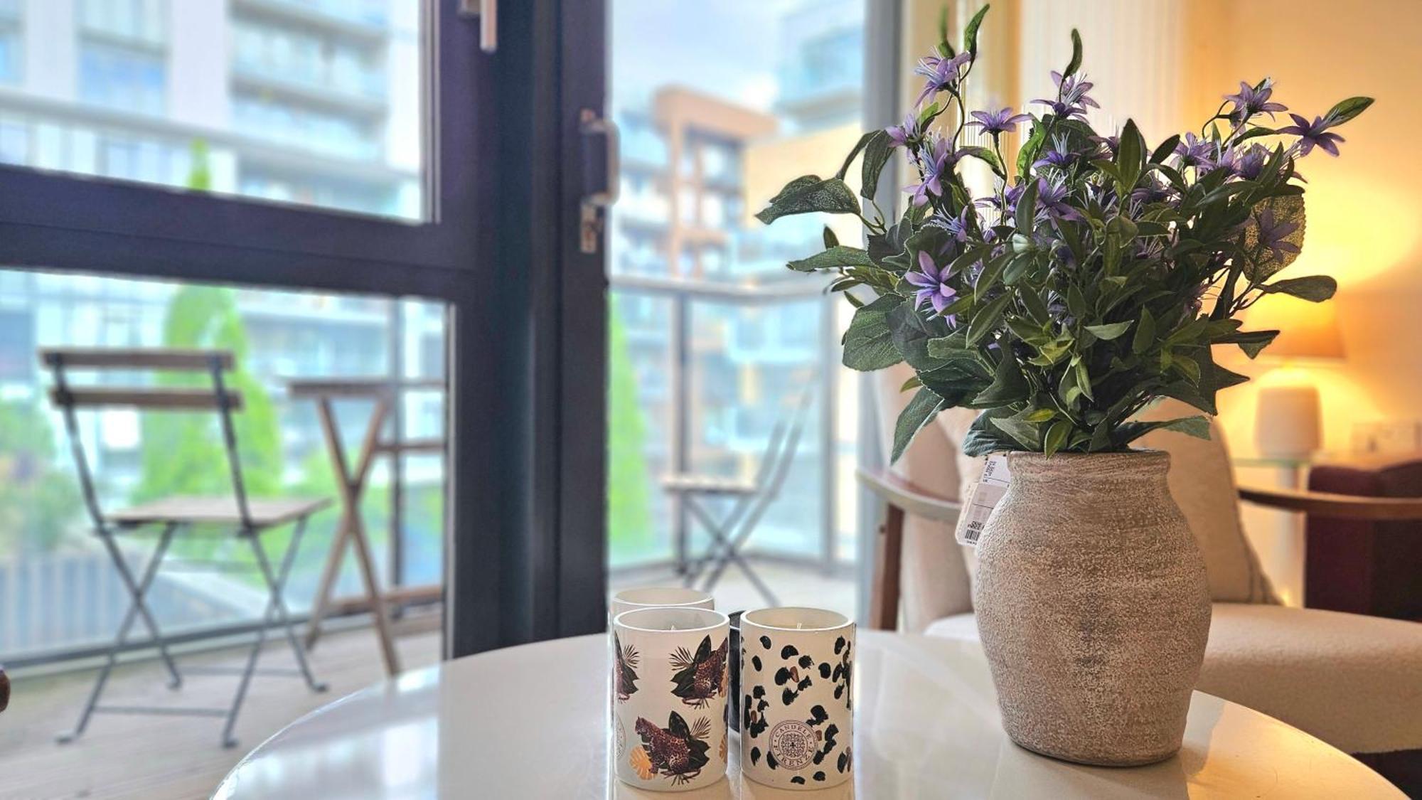 Athera - Festival Quarter, Canary Wharf 2 Bed, 2 Bath With Balcony And Gym Facility Lejlighed *