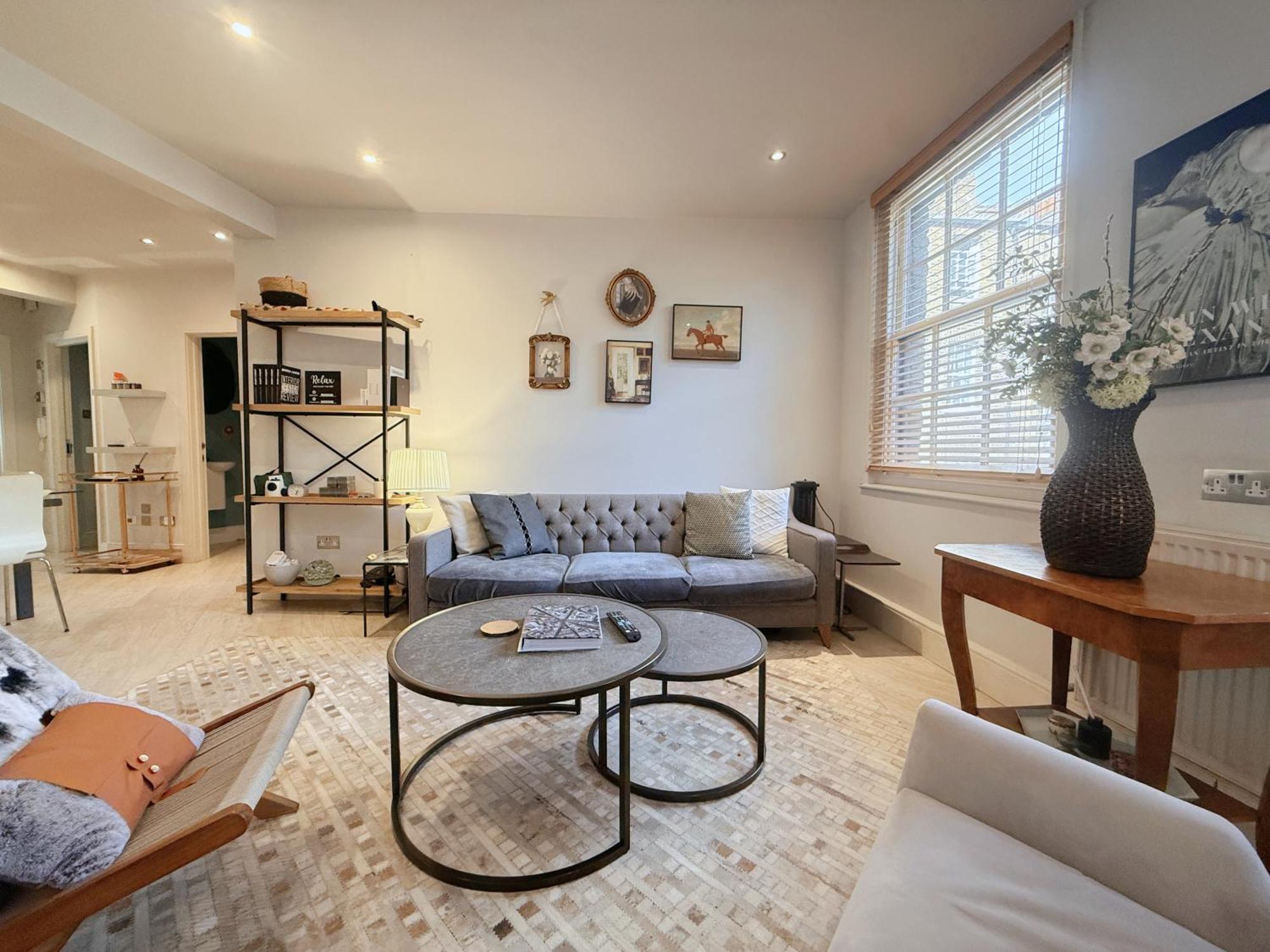 Stunning Modern 2-floor House With 3 Ensuite * Londen