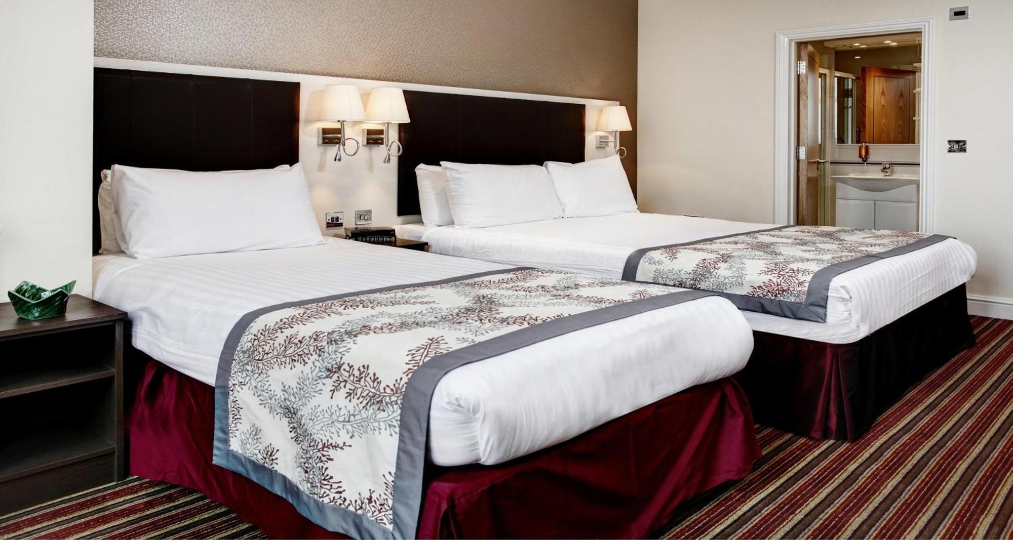 Western Chiswick Palace & Hotel London